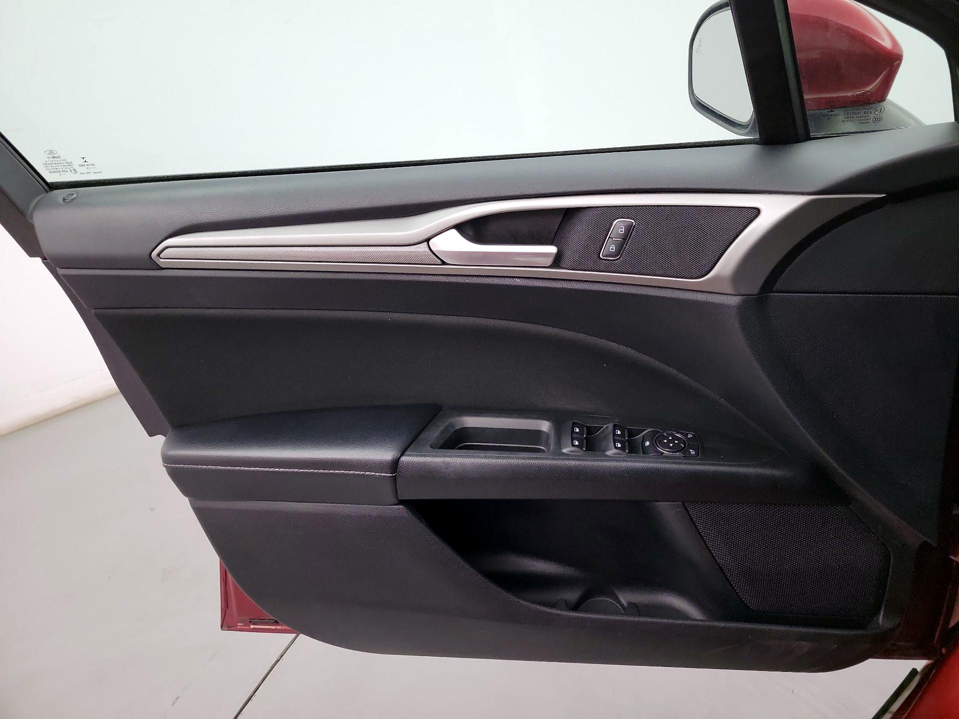 Thumbnail: 2019 Ford Fusion - 10