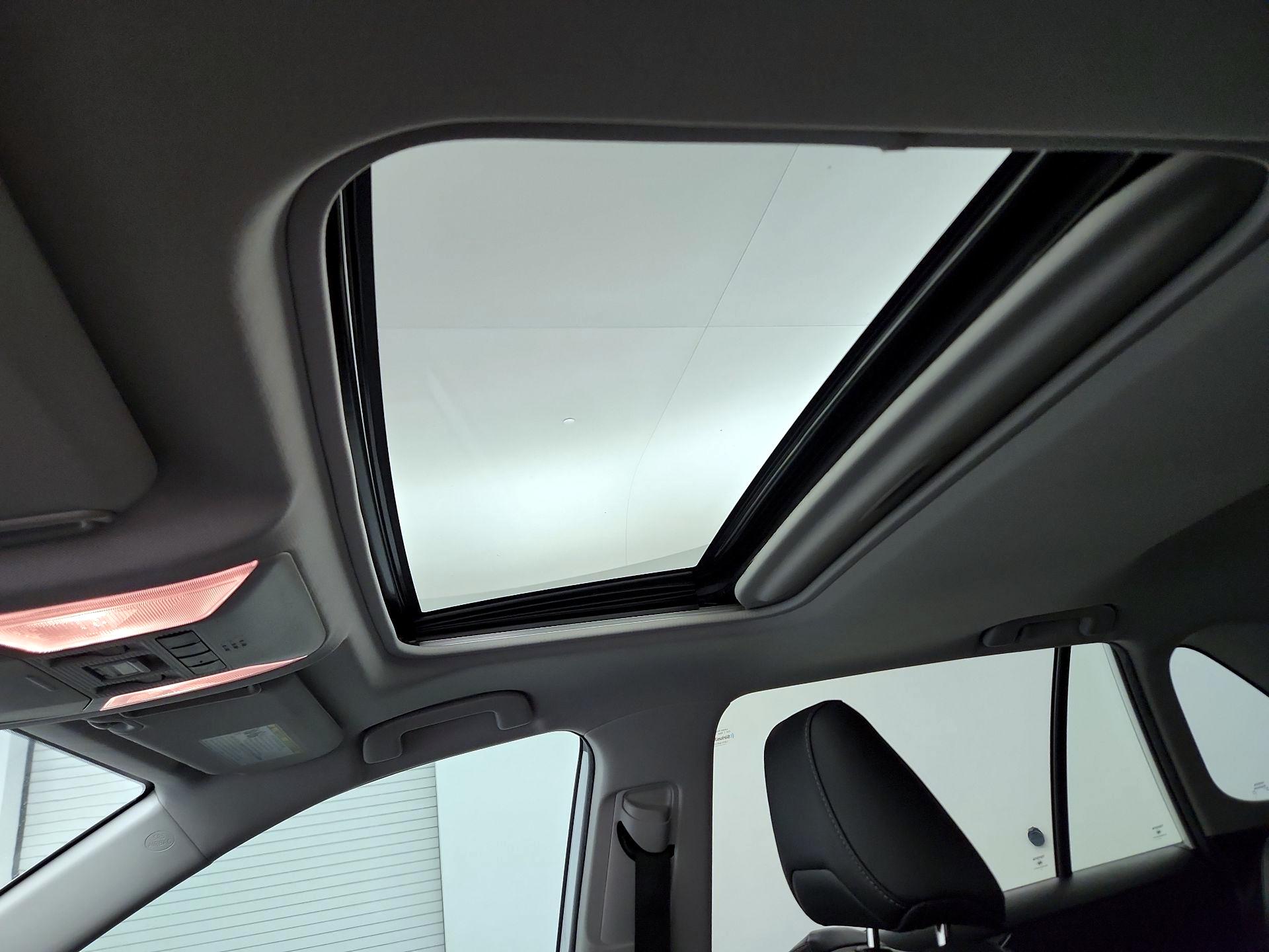 Thumbnail: 2020 Toyota RAV4 - 16