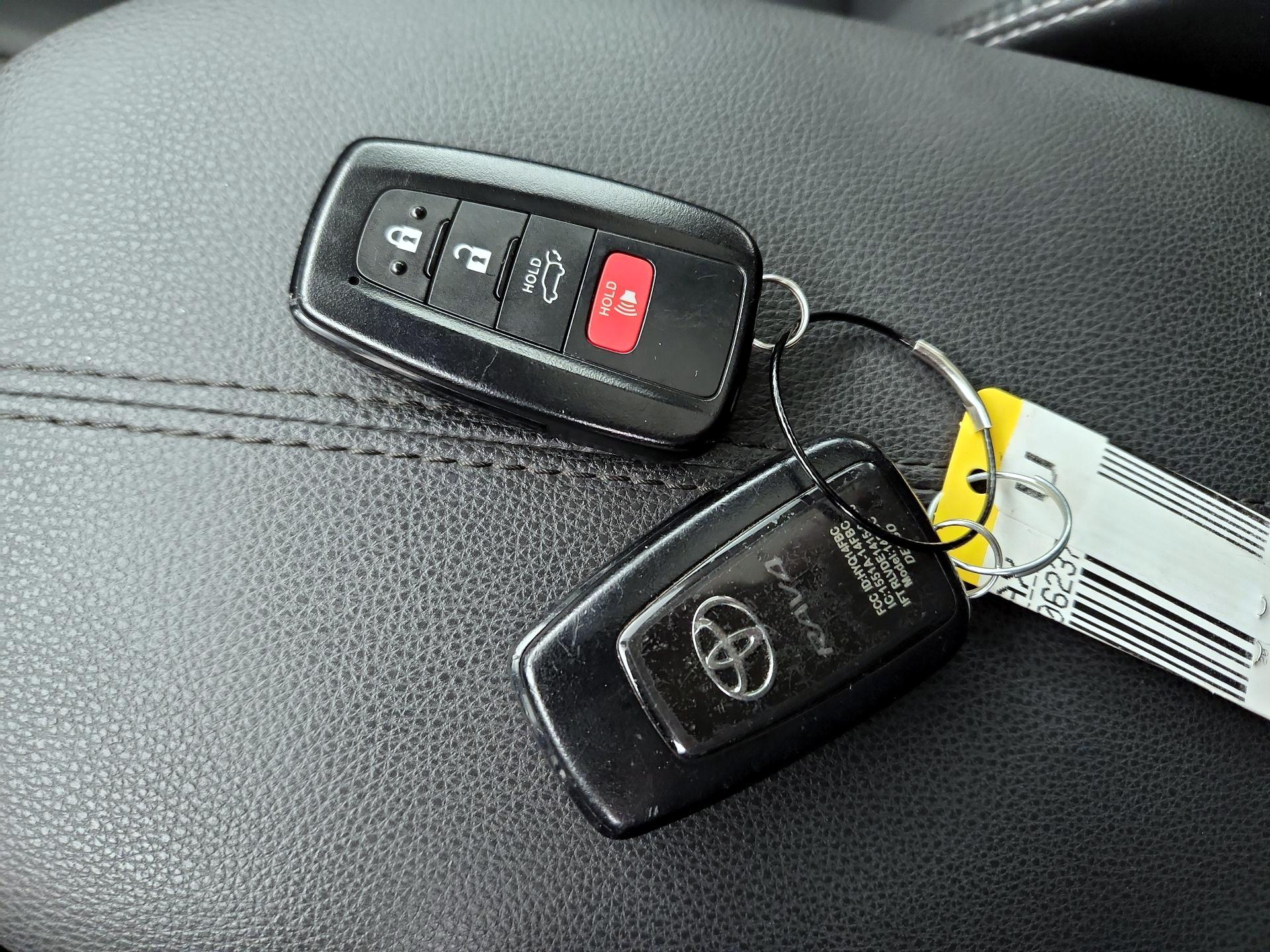 Thumbnail: 2020 Toyota RAV4 - 20