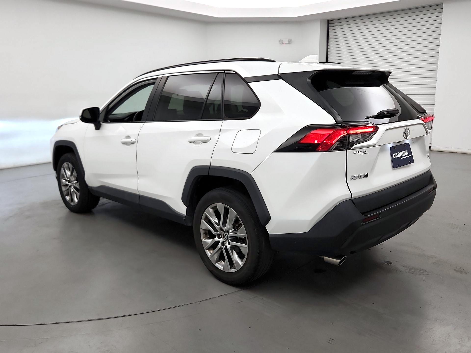 Thumbnail: 2020 Toyota RAV4 - 7
