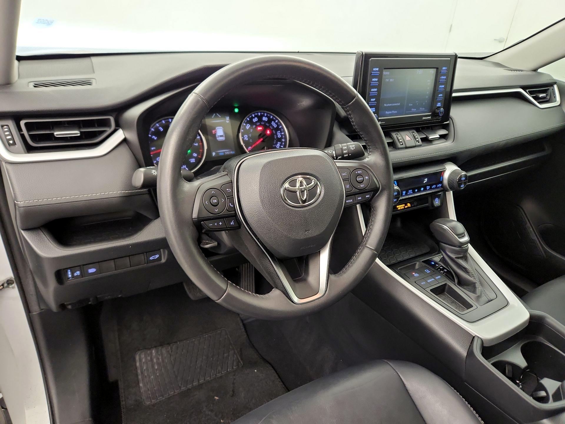 Thumbnail: 2020 Toyota RAV4 - 8