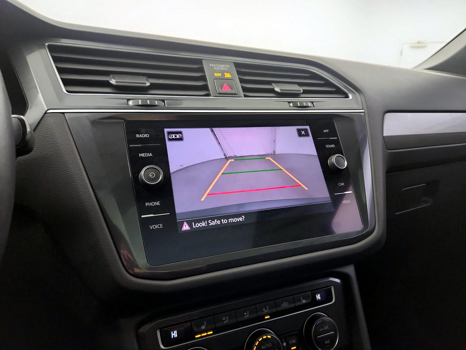 Thumbnail: 2021 Volkswagen Tiguan - 12