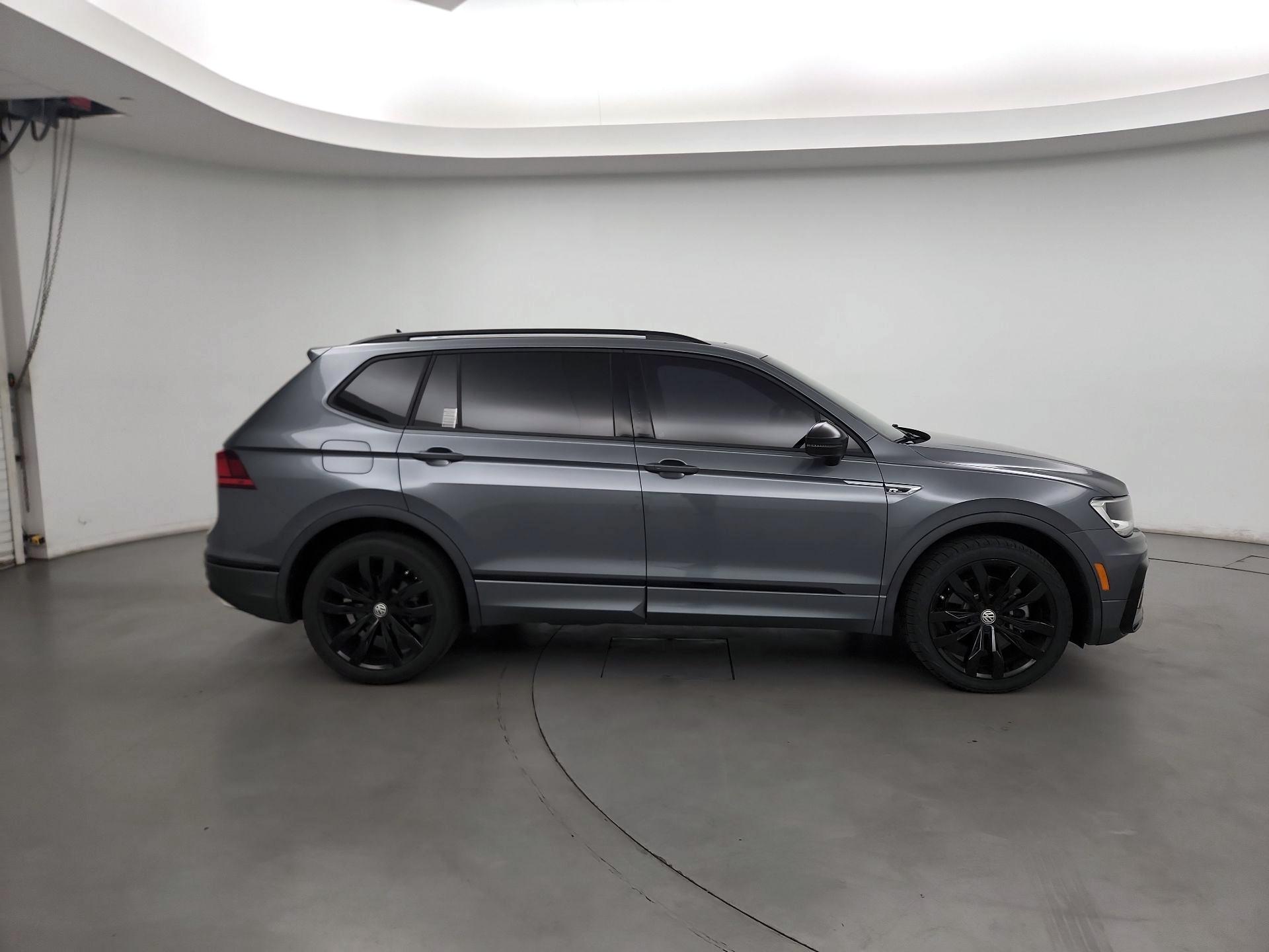 Thumbnail: 2021 Volkswagen Tiguan - 4
