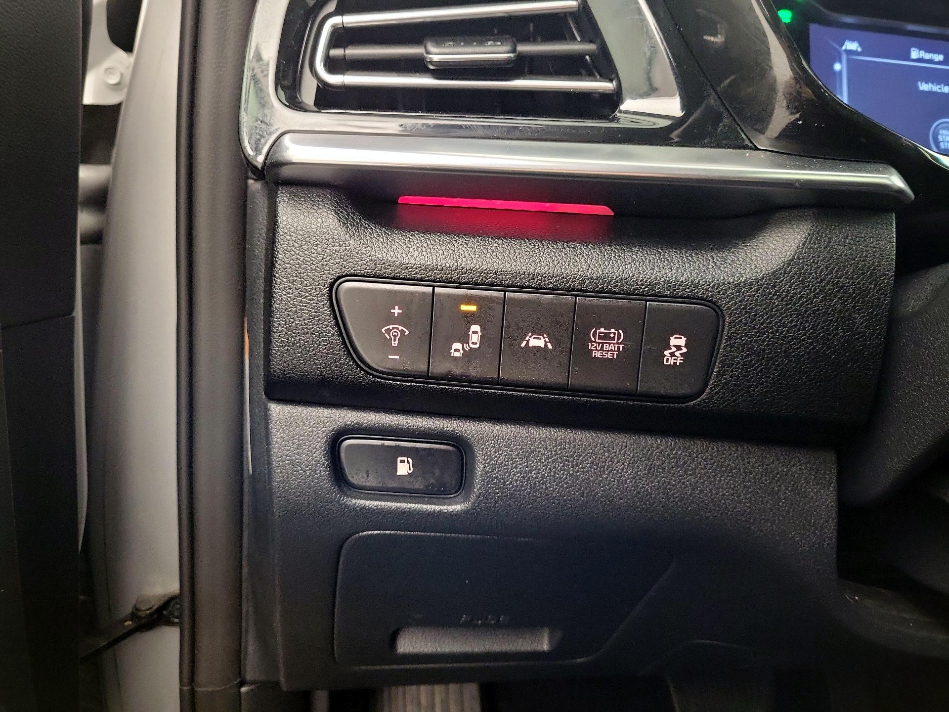 Thumbnail: 2020 Kia Niro - 11