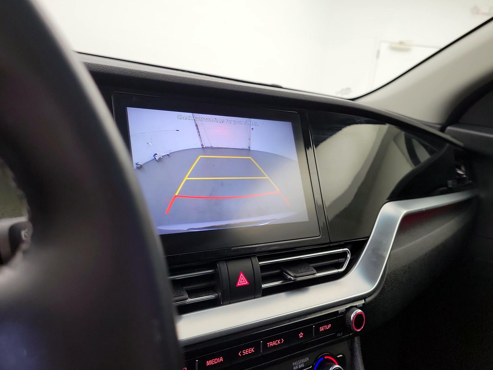 Thumbnail: 2020 Kia Niro - 12