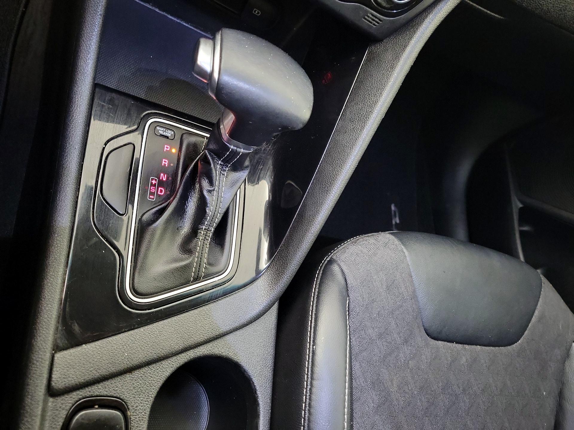 Thumbnail: 2020 Kia Niro - 15