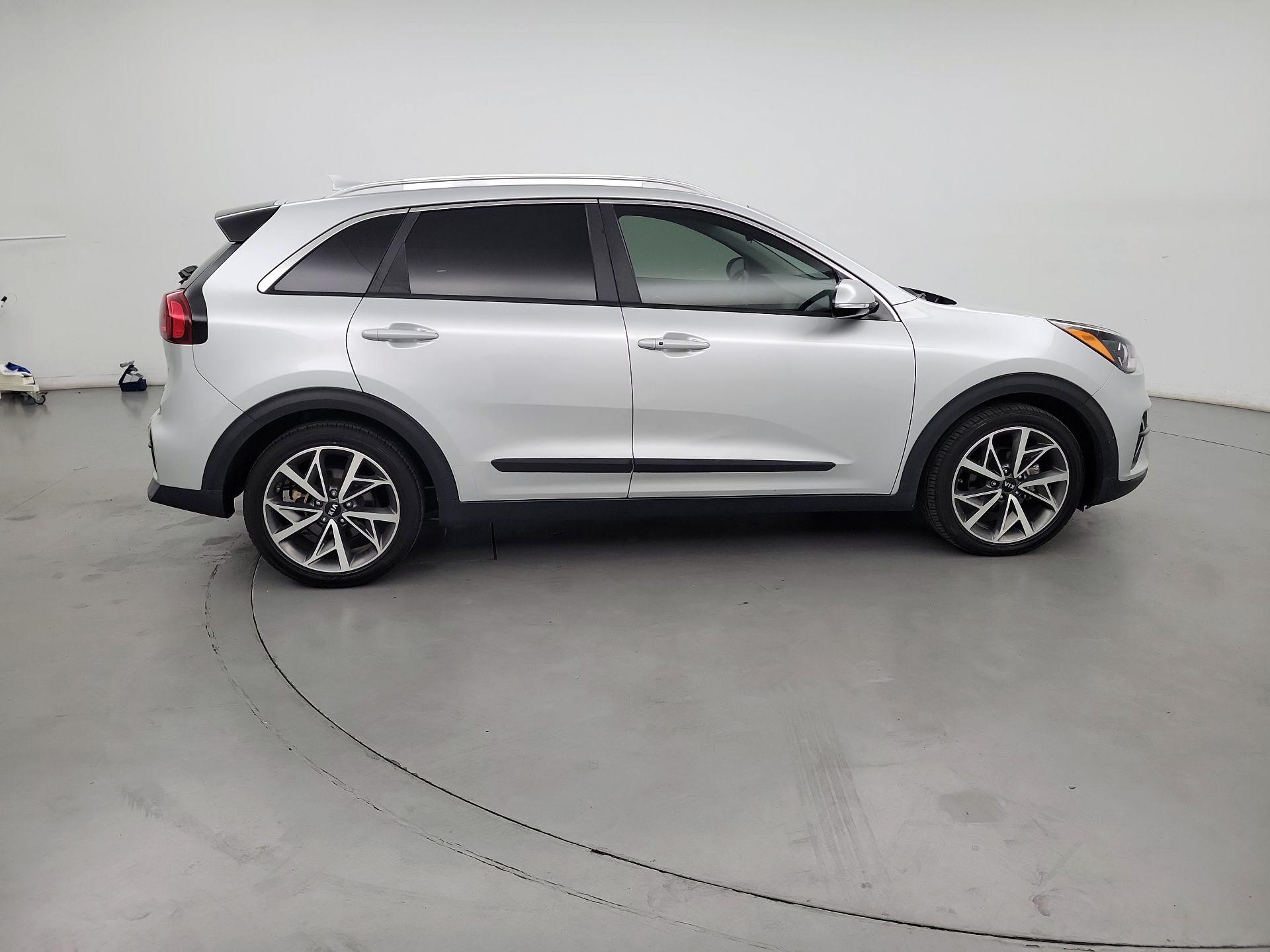 Thumbnail: 2020 Kia Niro - 4