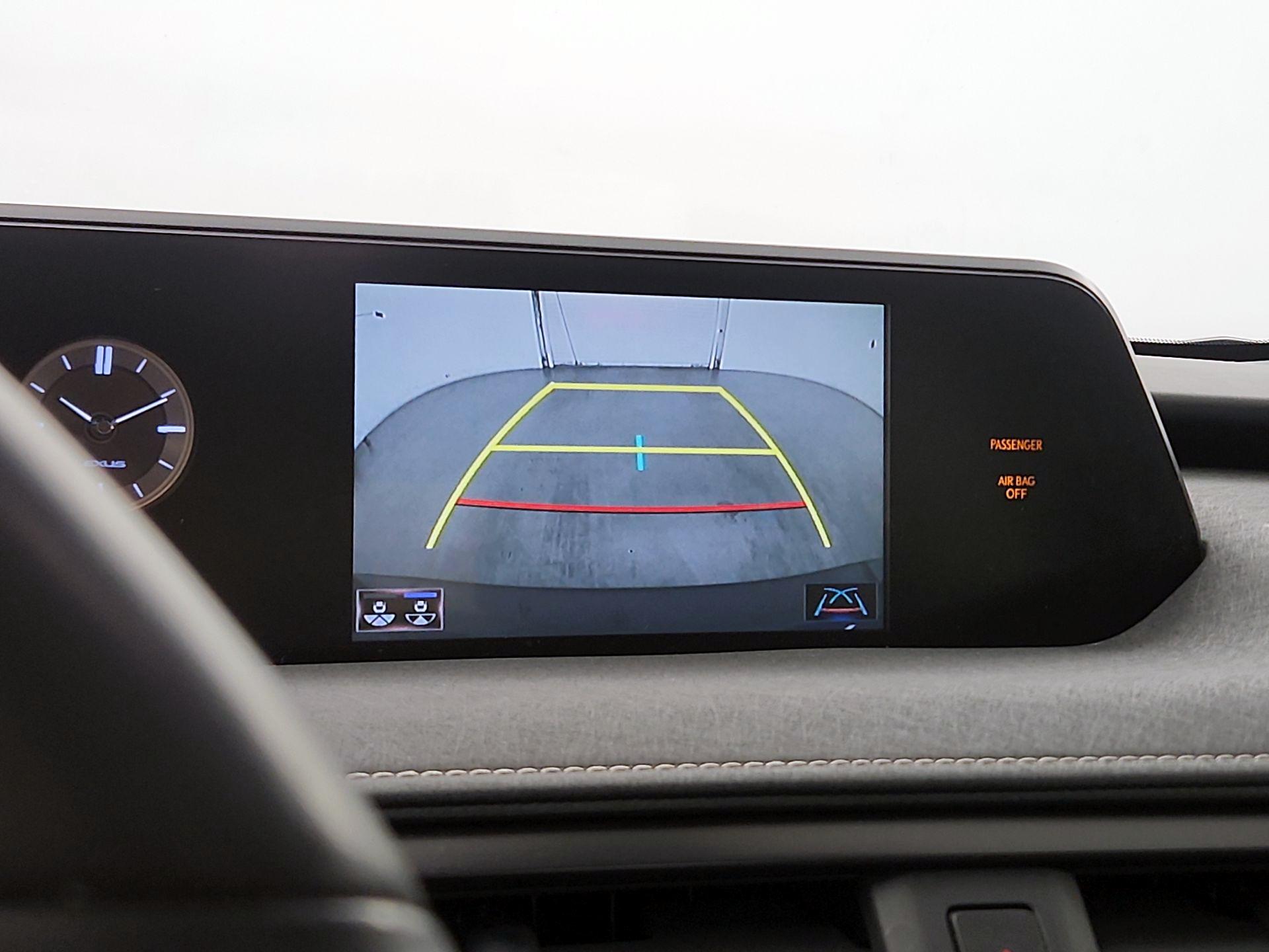 Thumbnail: 2022 Lexus UX - 12