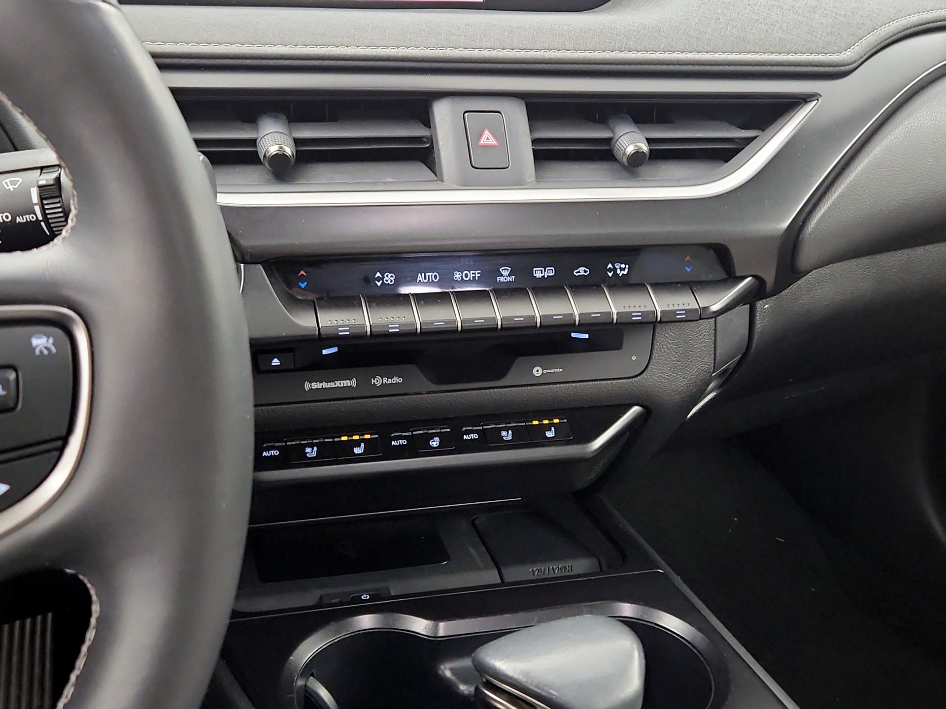 Thumbnail: 2022 Lexus UX - 14