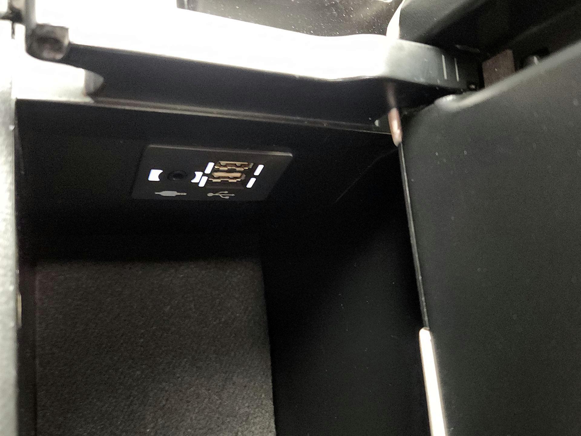 Thumbnail: 2022 Lexus UX - 16