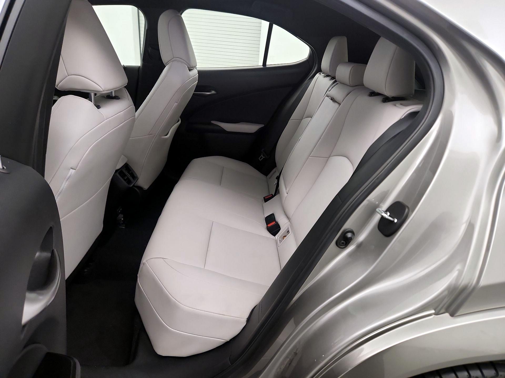 Thumbnail: 2022 Lexus UX - 18