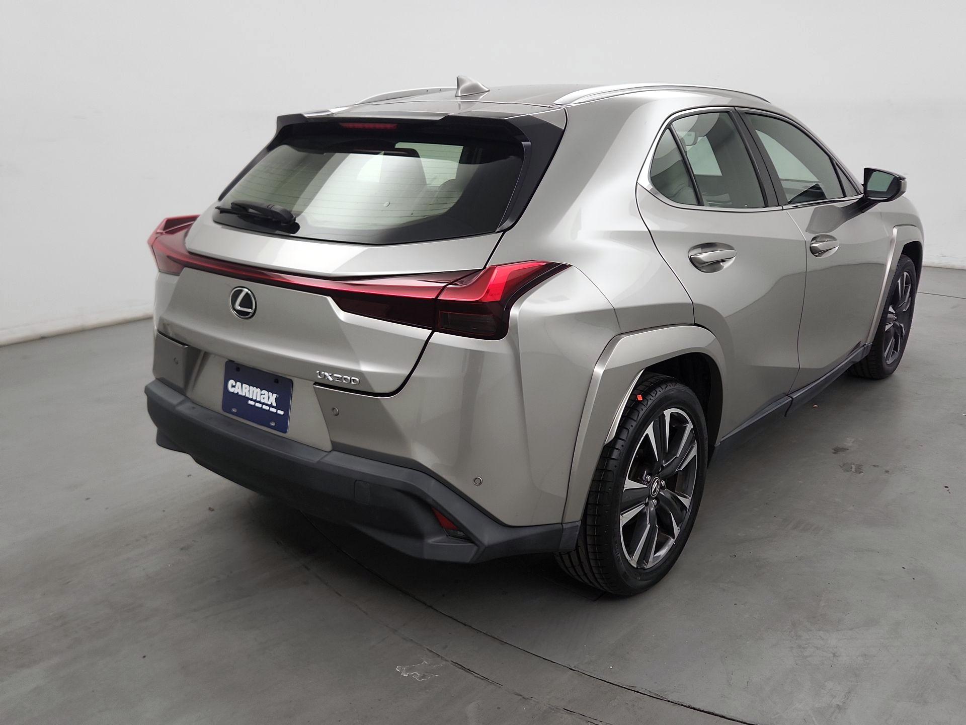 Thumbnail: 2022 Lexus UX - 5