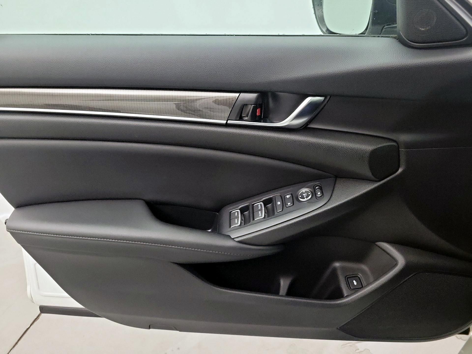 Thumbnail: 2022 Honda Accord - 10