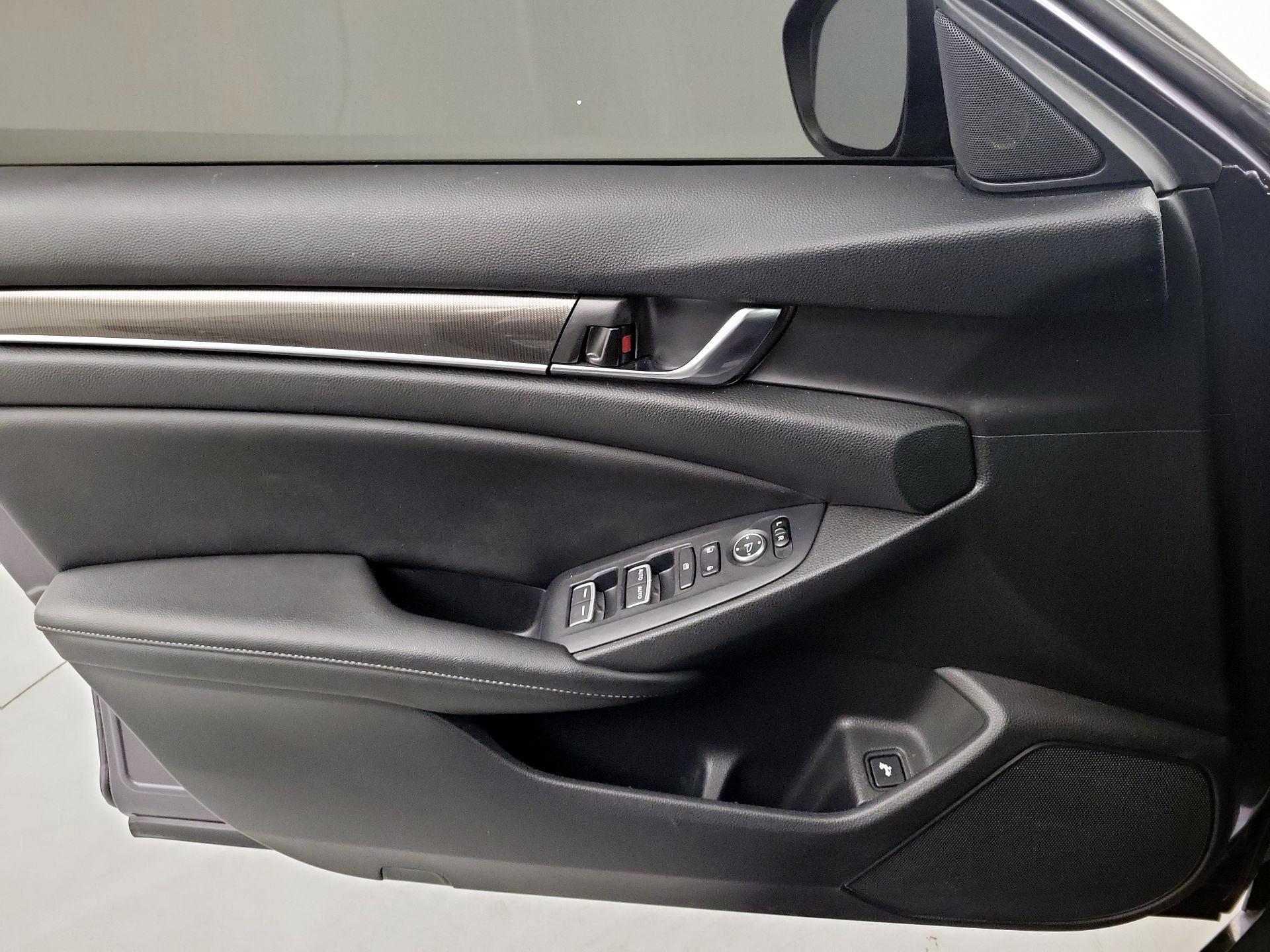 Thumbnail: 2020 Honda Accord - 10