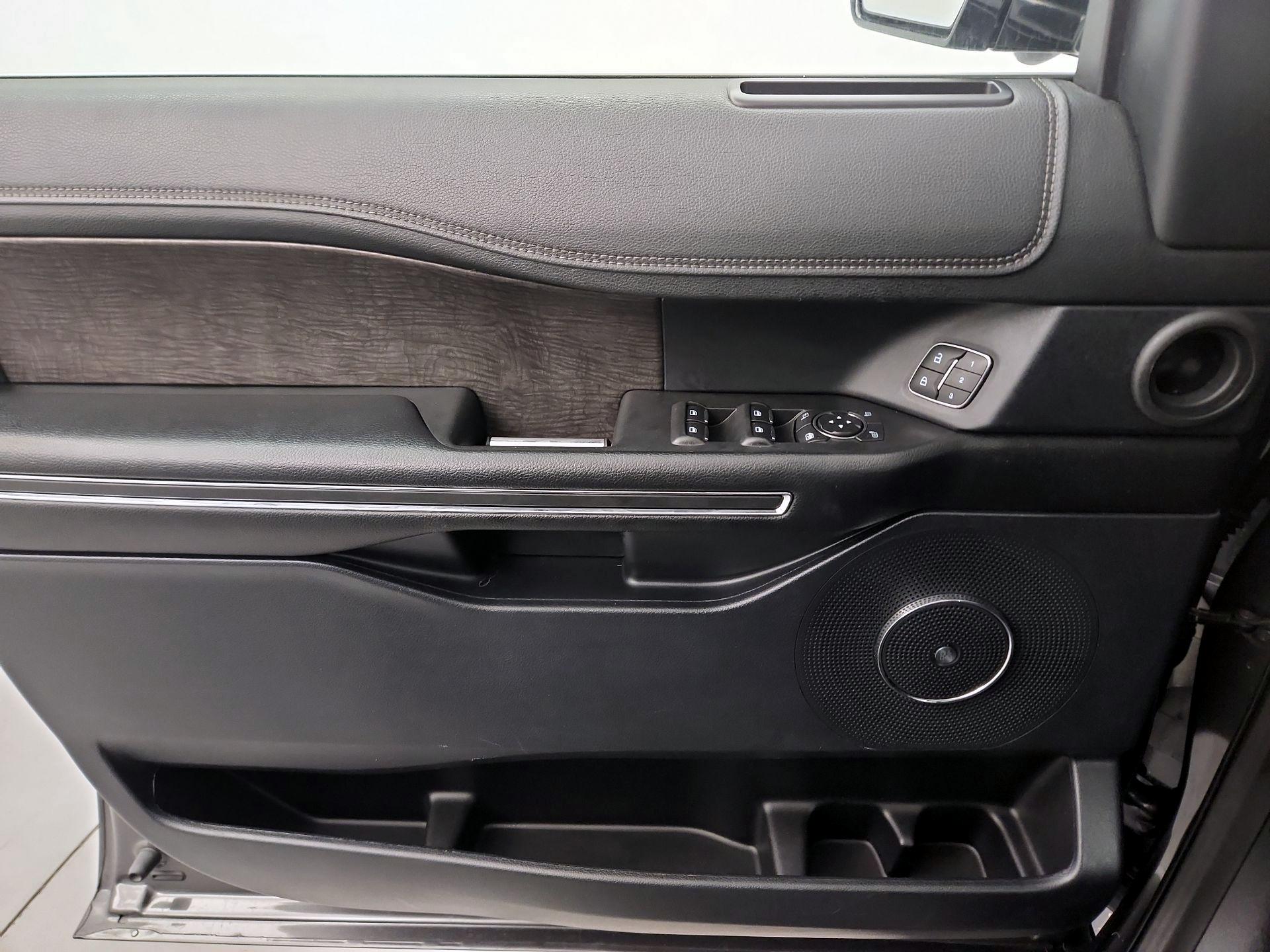 Thumbnail: 2021 Ford Expedition - 10