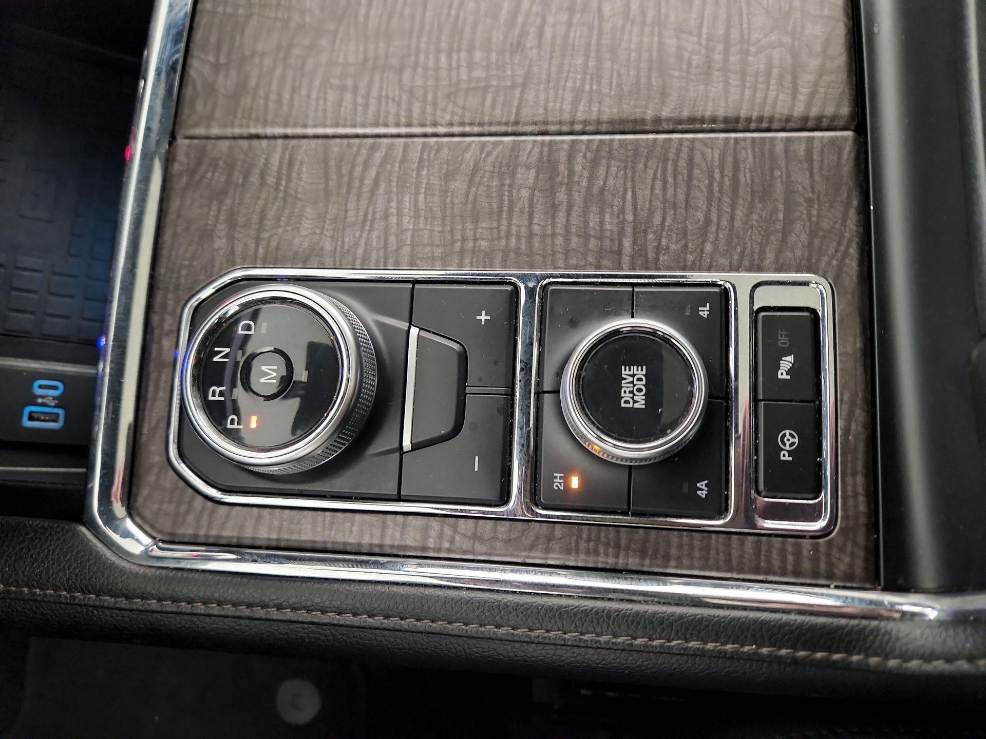 Thumbnail: 2021 Ford Expedition - 16