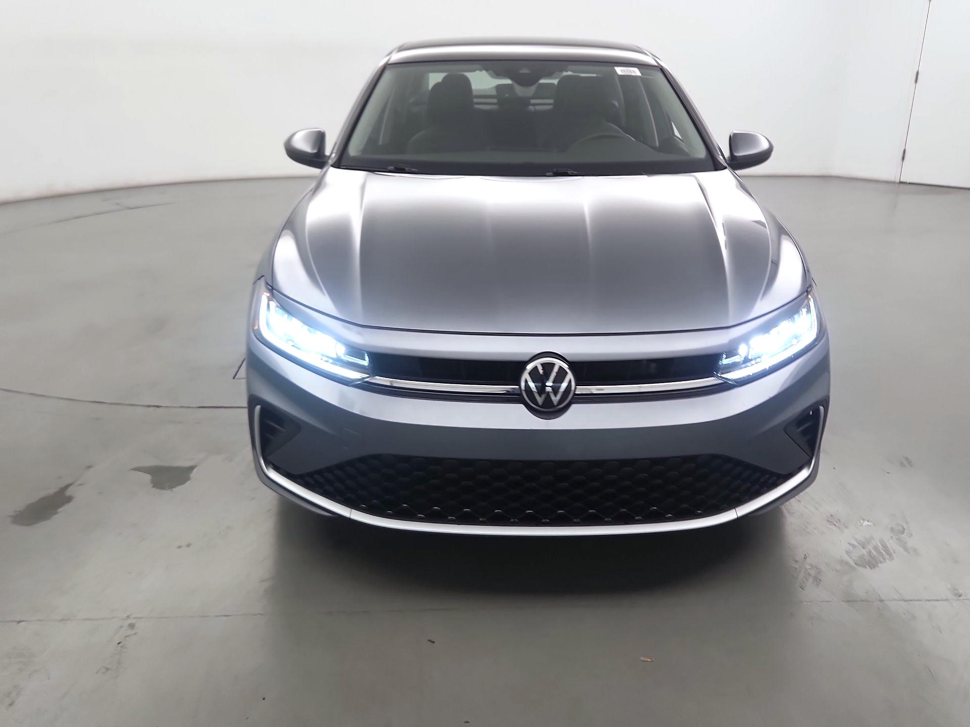 Thumbnail: 2025 Volkswagen Jetta - 2