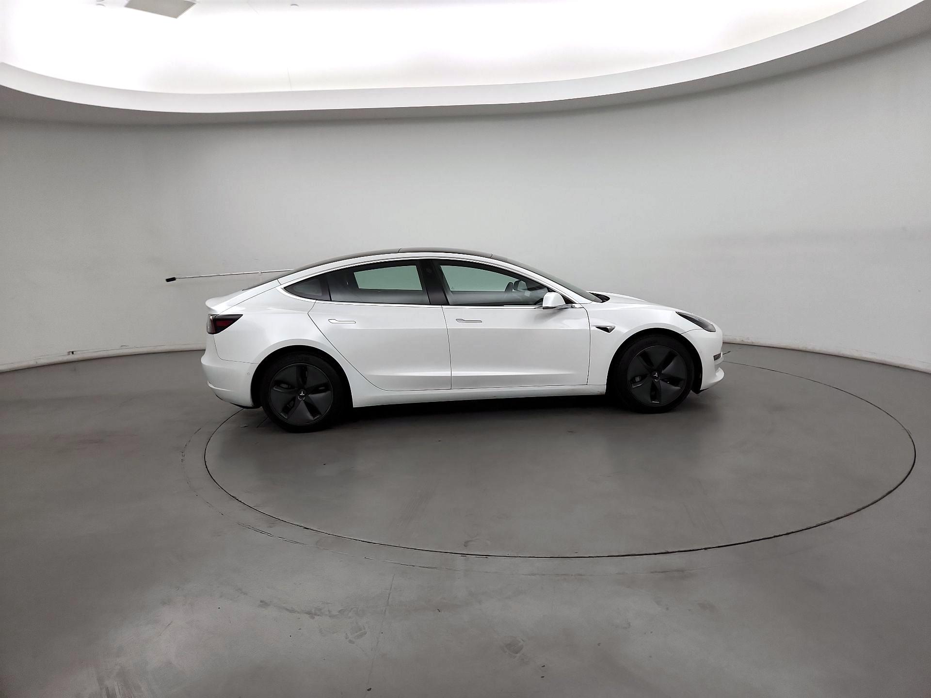 Thumbnail: 2020 Tesla Model 3 - 4