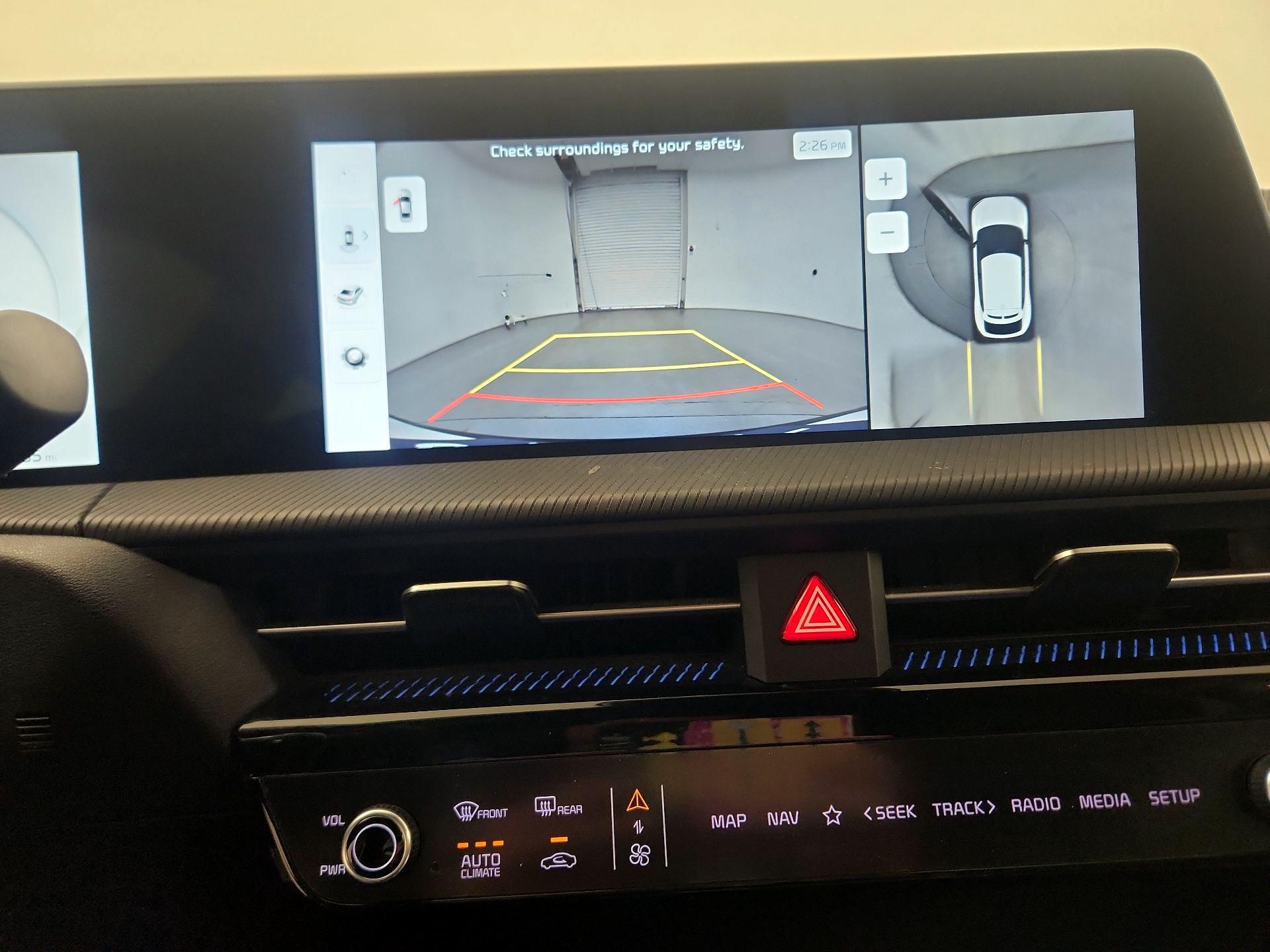 Thumbnail: 2022 Kia EV6 - 15