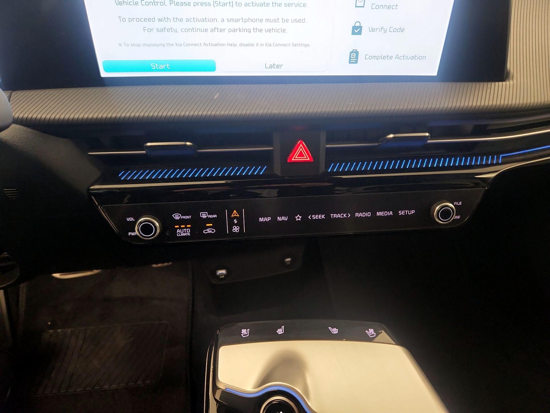 Thumbnail: 2022 Kia EV6 - 17