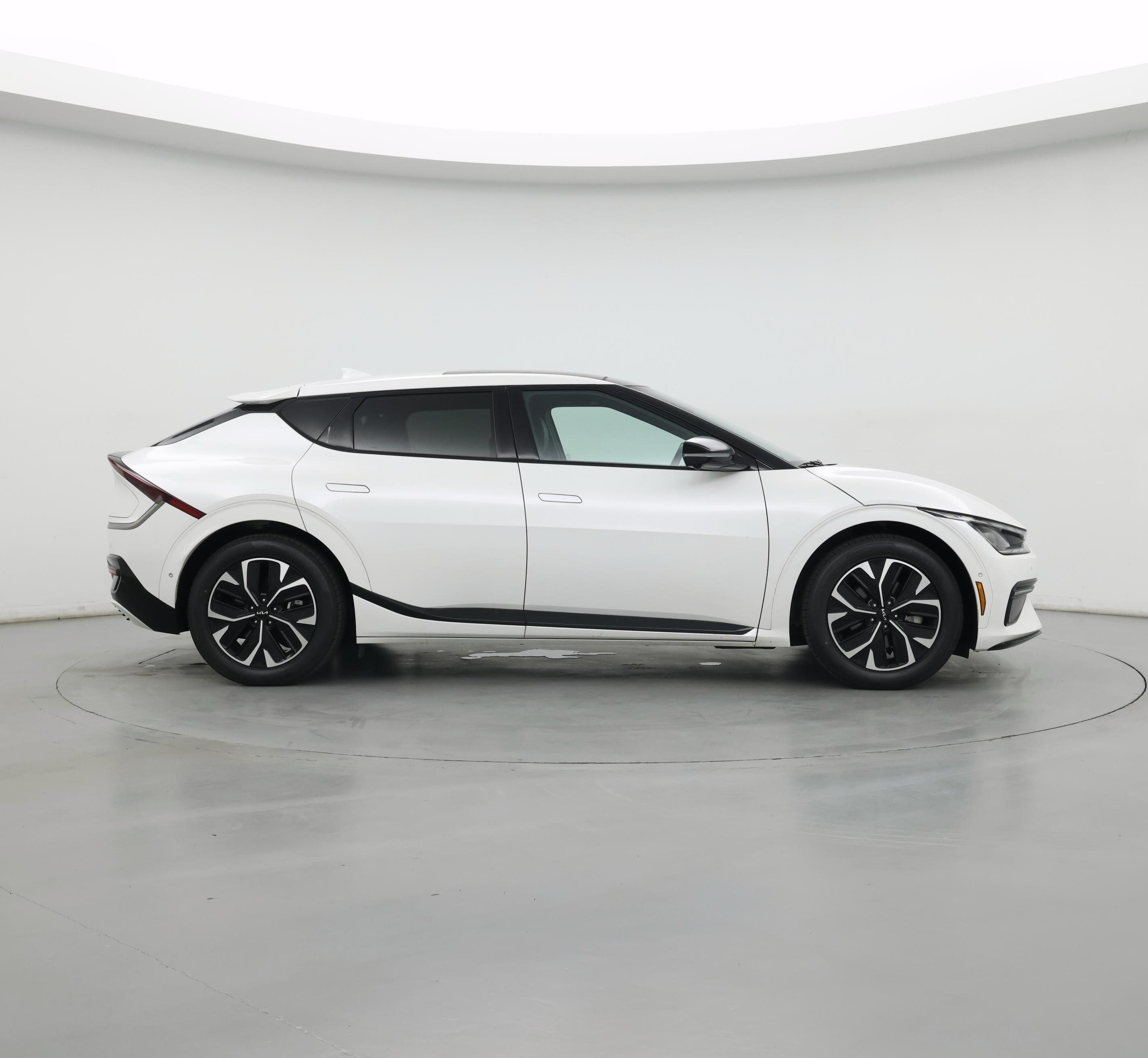 Thumbnail: 2022 Kia EV6 - 7