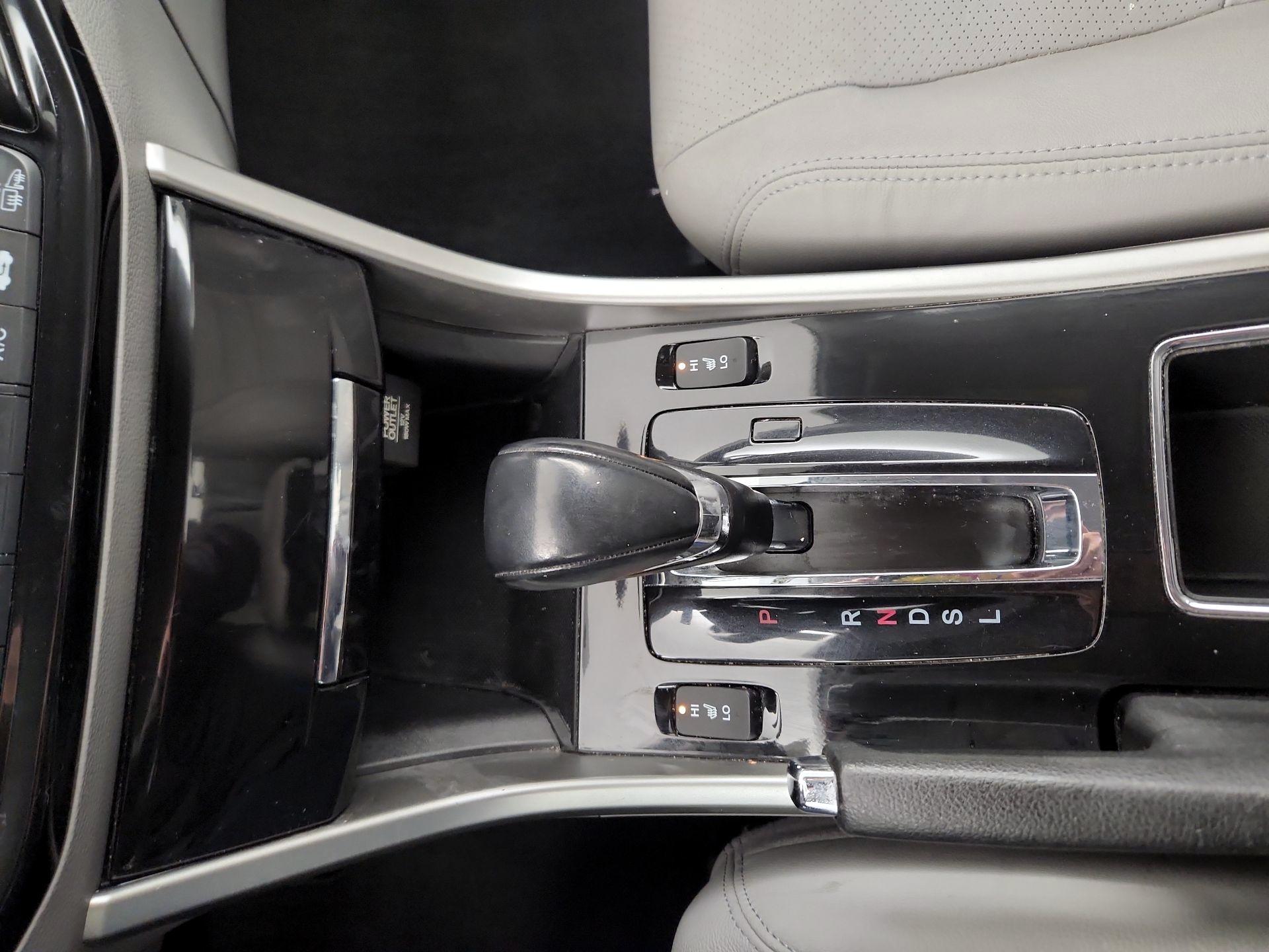 Thumbnail: 2017 Honda Accord - 15