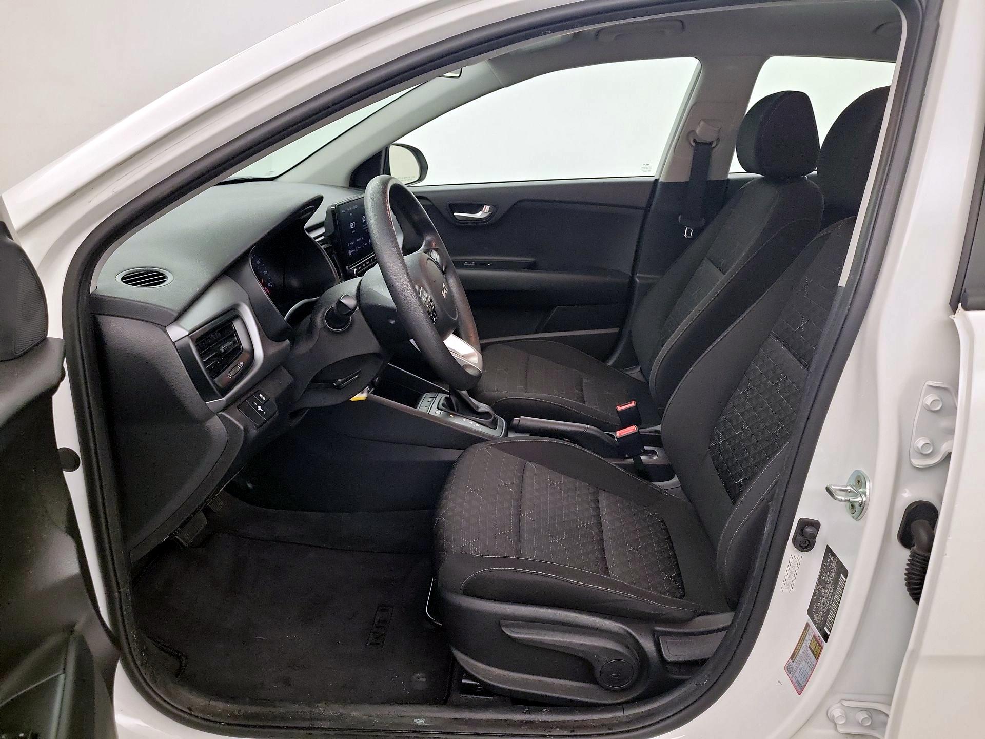 Thumbnail: 2022 Kia Rio - 9