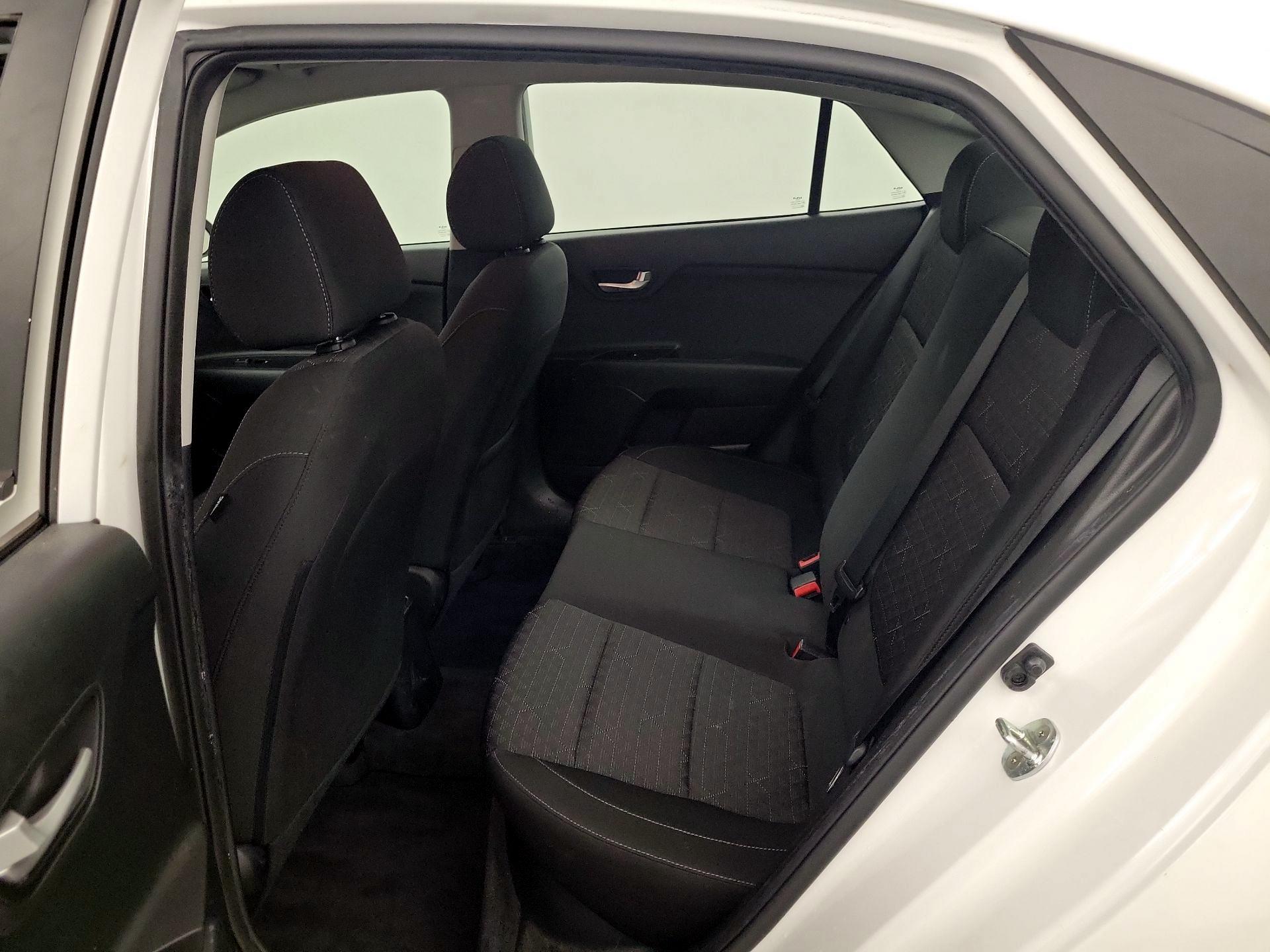 Thumbnail: 2022 Kia Rio - 17