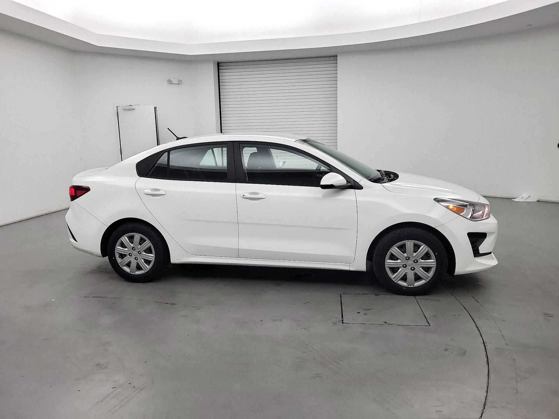 Thumbnail: 2022 Kia Rio - 4