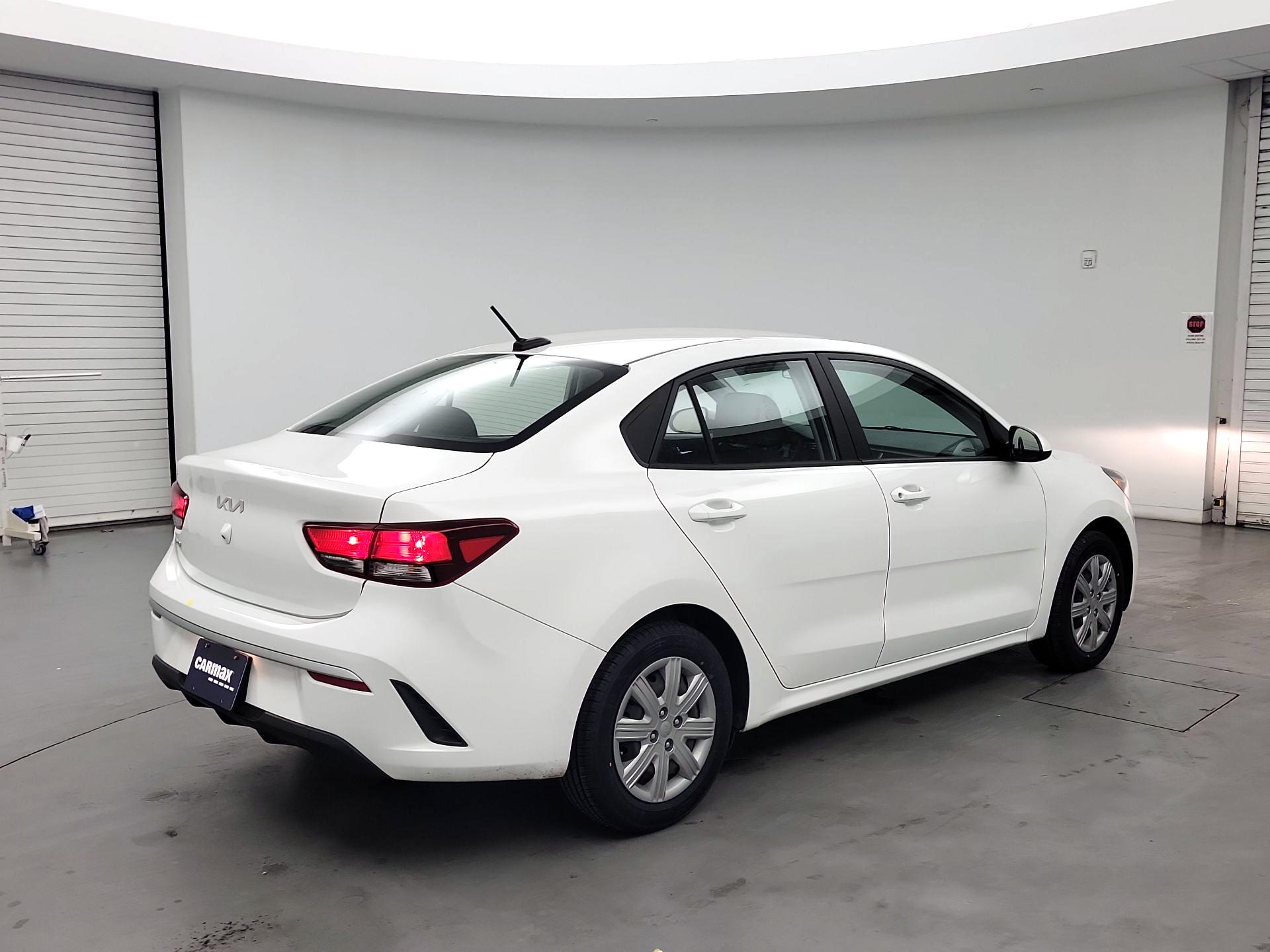 Thumbnail: 2022 Kia Rio - 5