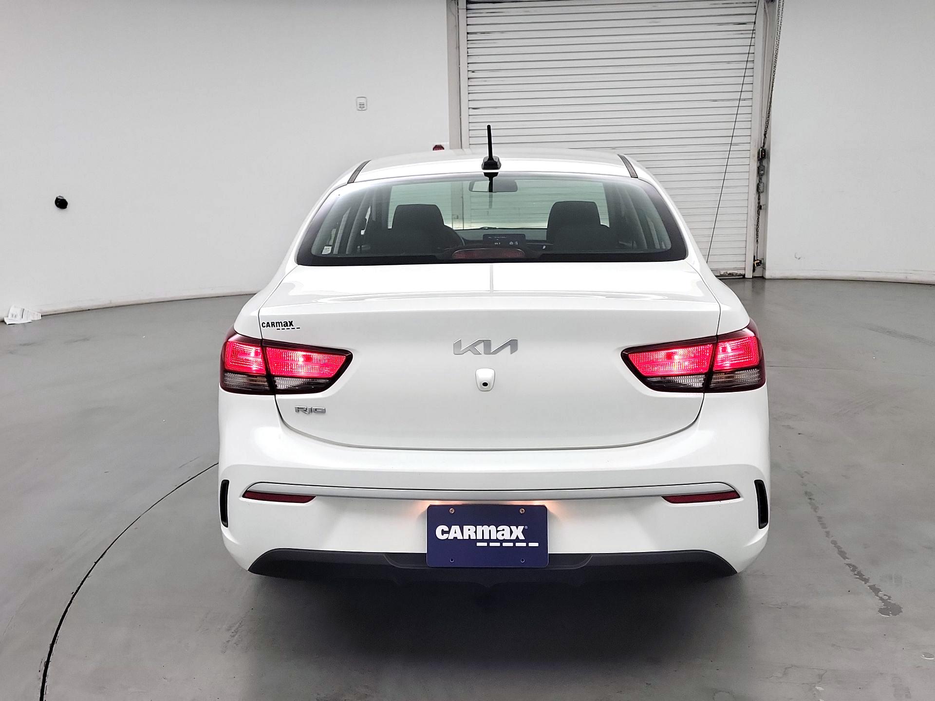 Thumbnail: 2022 Kia Rio - 6