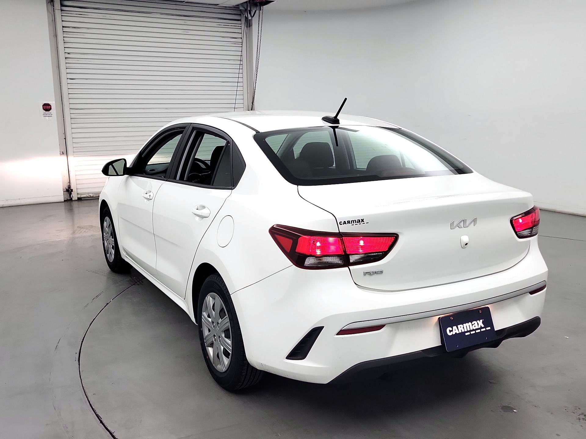 Thumbnail: 2022 Kia Rio - 7