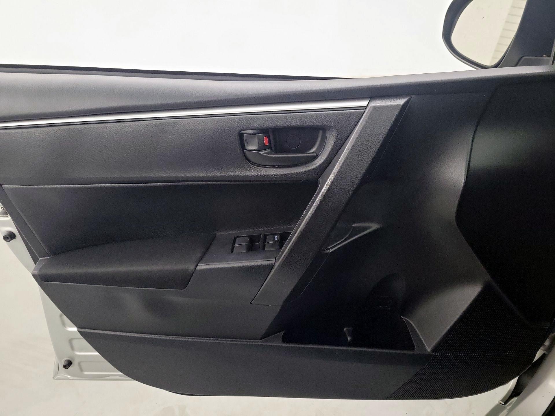 Thumbnail: 2014 Toyota Corolla - 10