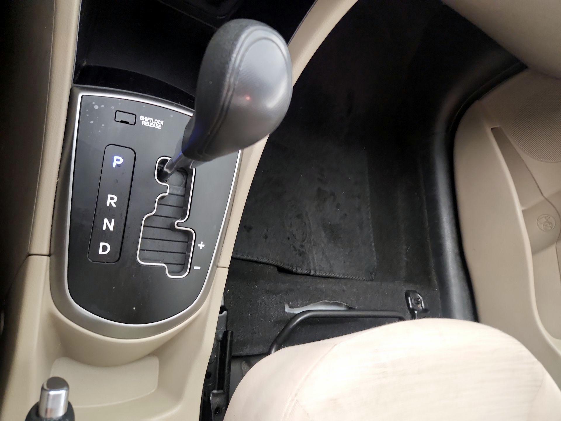 Thumbnail: 2016 Hyundai Accent - 14