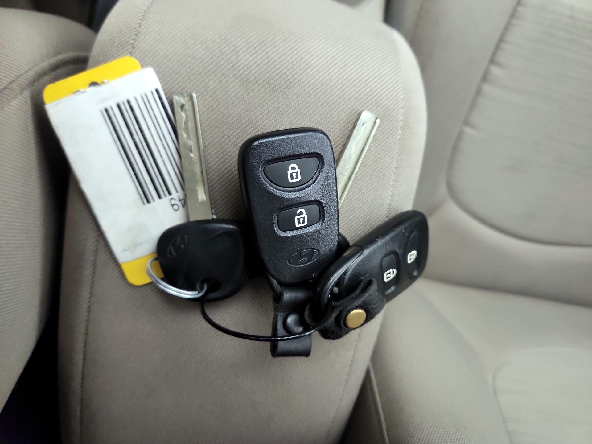 Thumbnail: 2016 Hyundai Accent - 19