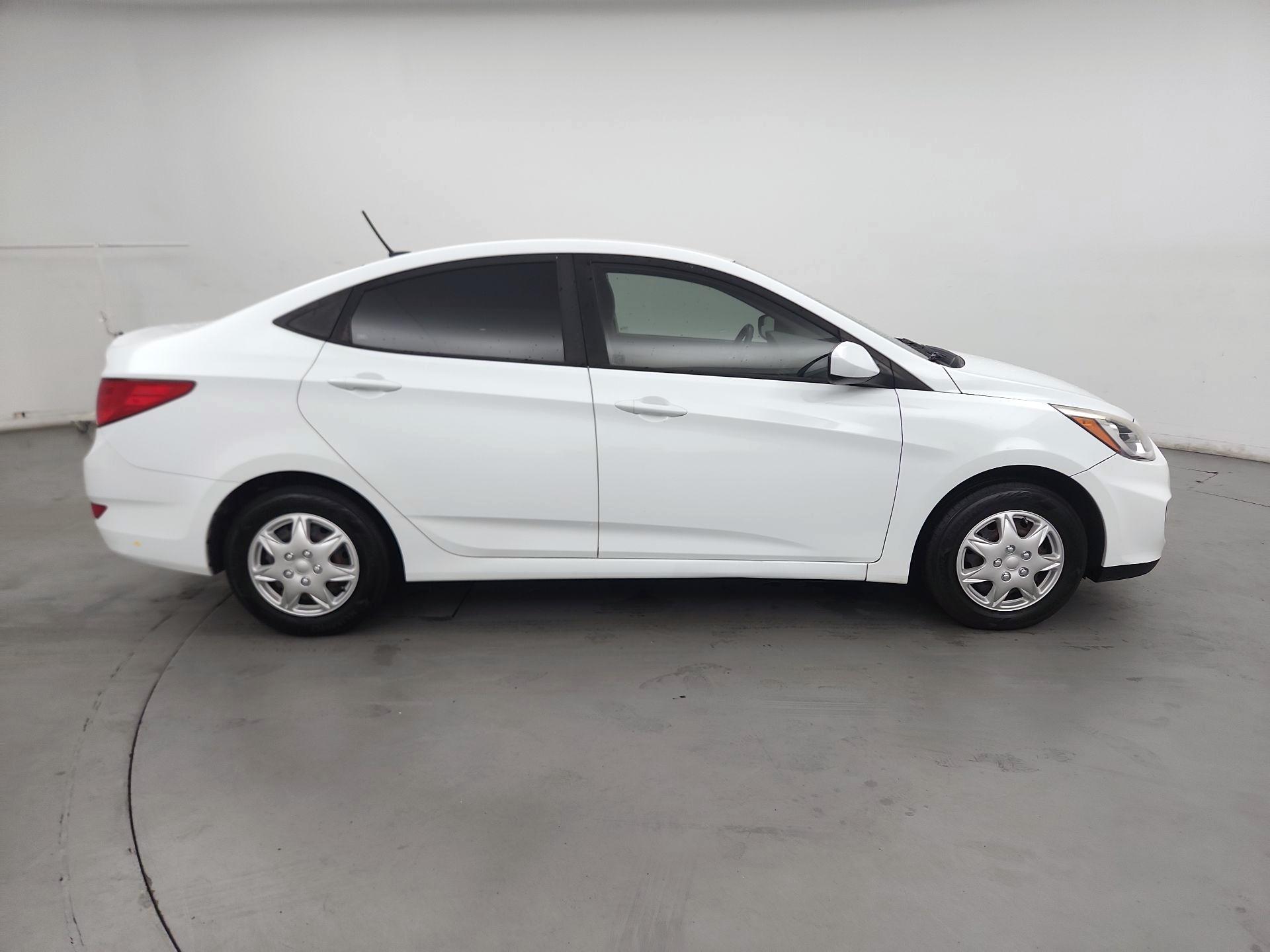 Thumbnail: 2016 Hyundai Accent - 4