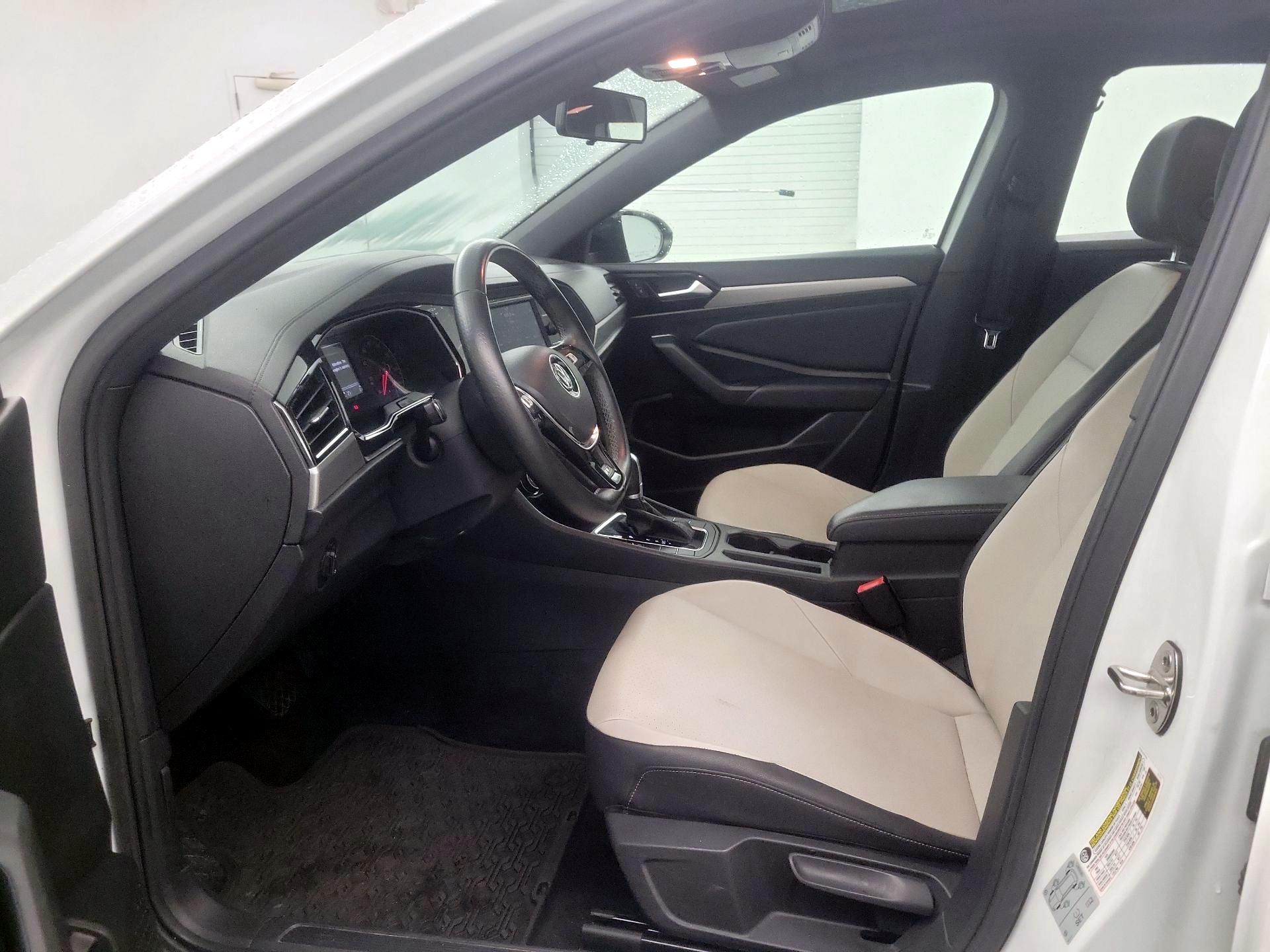 Thumbnail: 2019 Volkswagen Jetta - 9