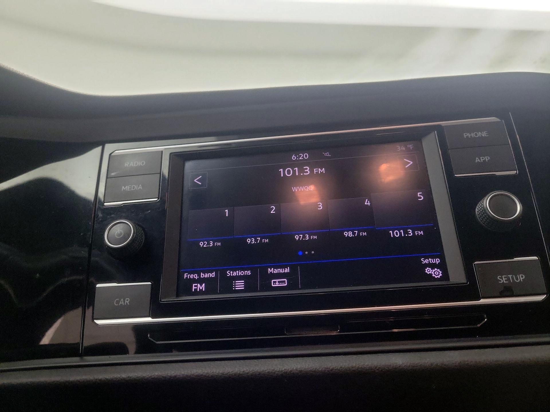 Thumbnail: 2019 Volkswagen Jetta - 13