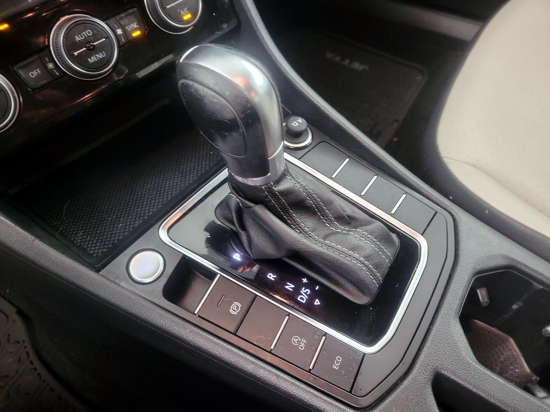 Thumbnail: 2019 Volkswagen Jetta - 15