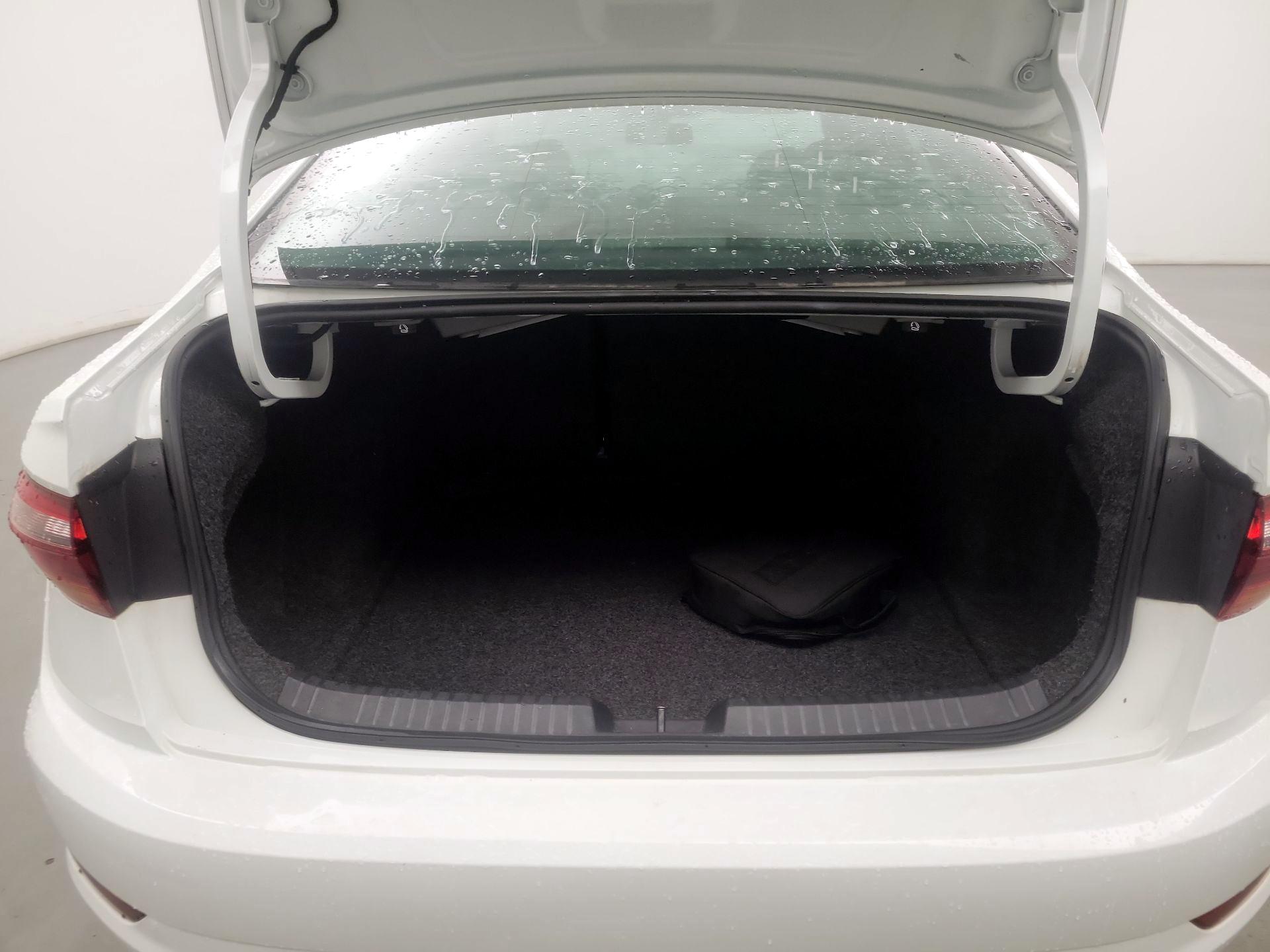 Thumbnail: 2019 Volkswagen Jetta - 19