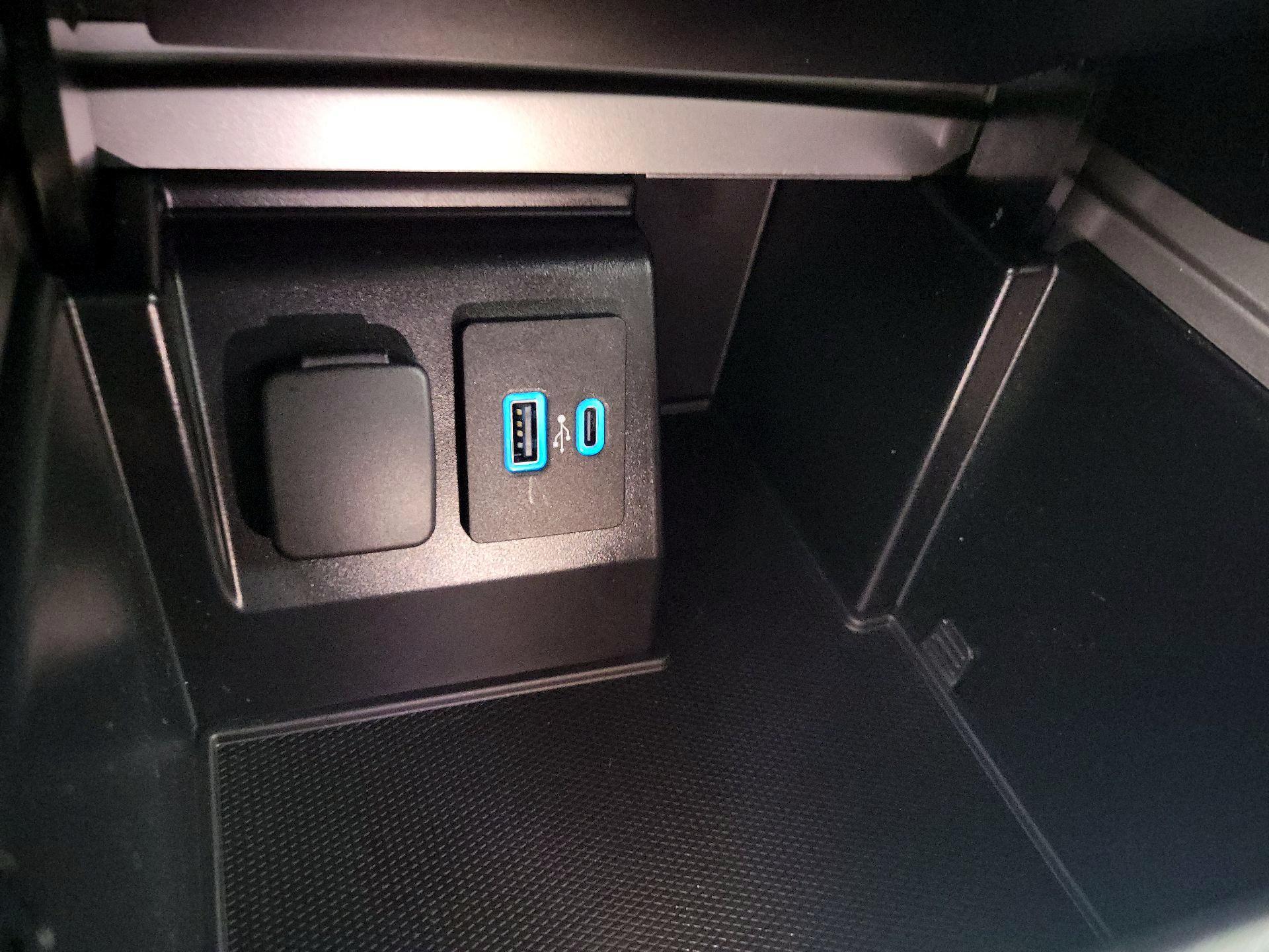 Thumbnail: 2020 Ford Explorer - 17