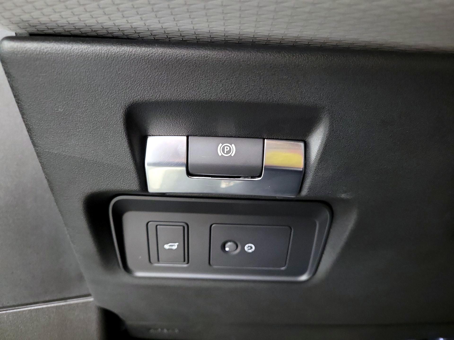 Thumbnail: 2022 Land Rover Range Rover Evoque - 11