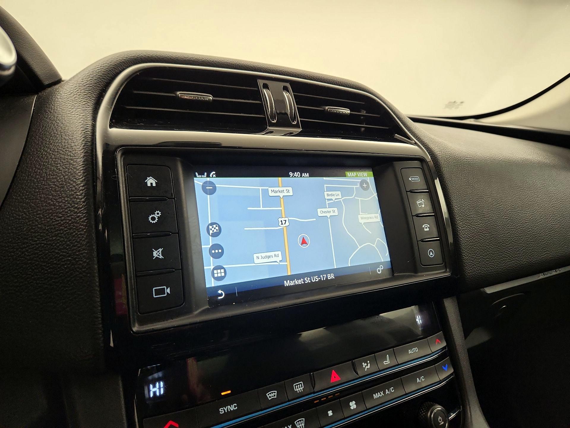 Thumbnail: 2018 Jaguar F-Pace - 14