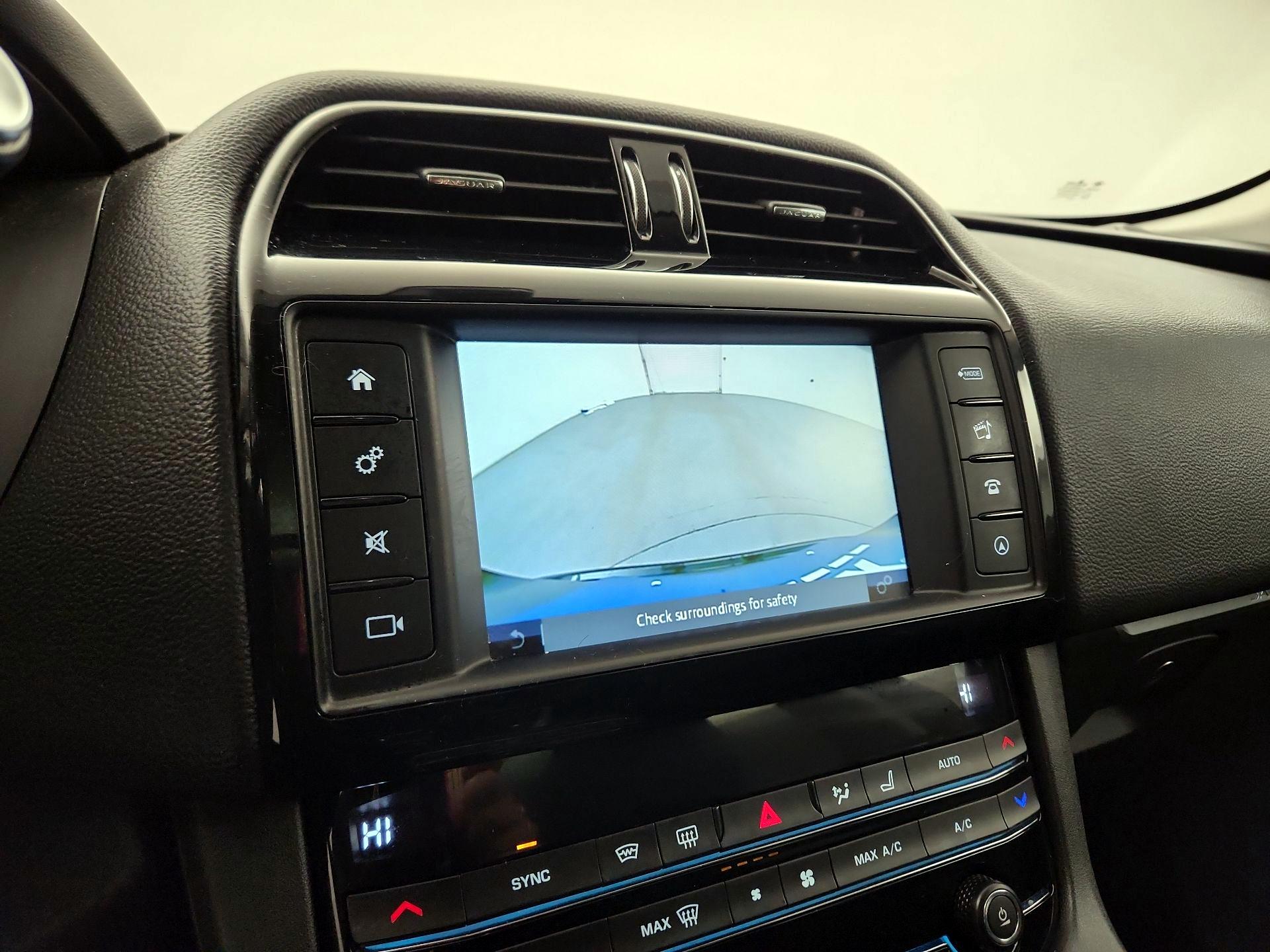 Thumbnail: 2018 Jaguar F-Pace - 15