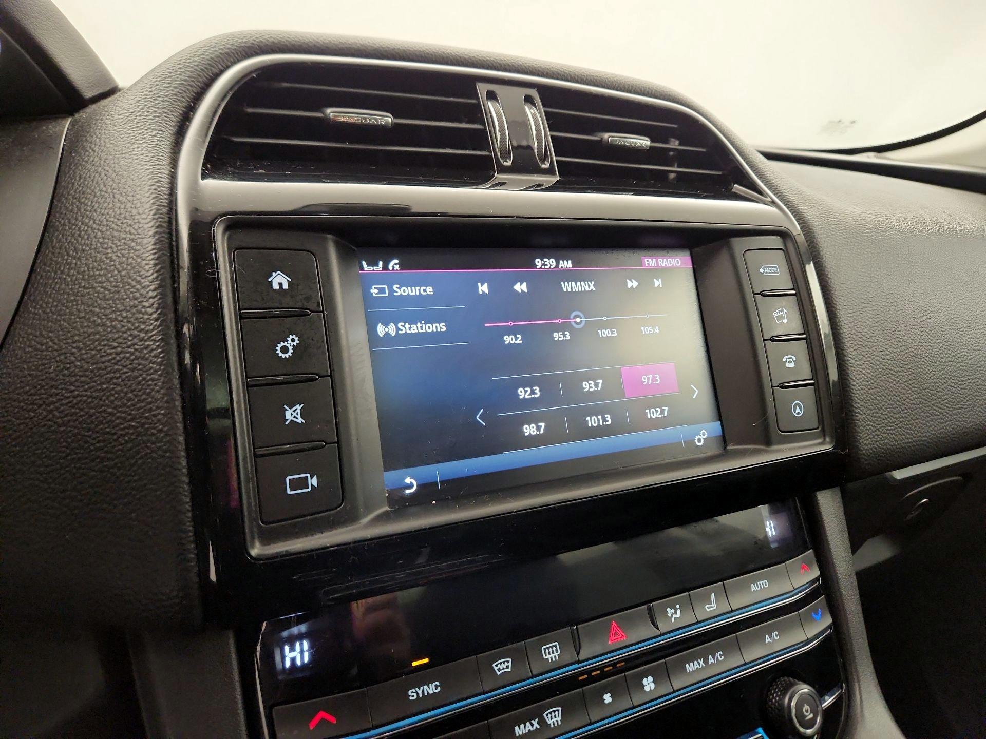 Thumbnail: 2018 Jaguar F-Pace - 16