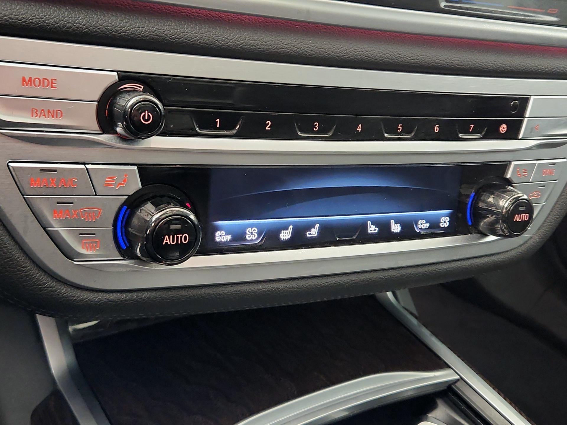 Thumbnail: 2021 BMW 7 Series - 15