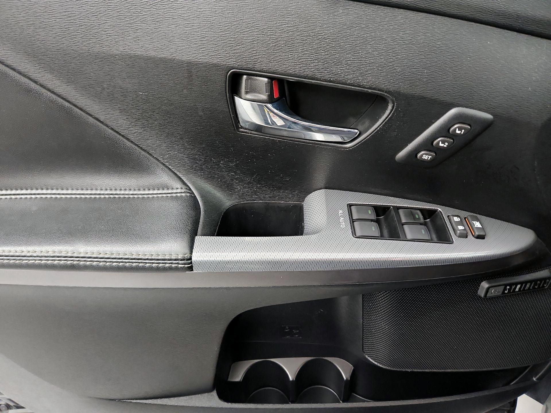 Thumbnail: 2015 Toyota Venza - 10