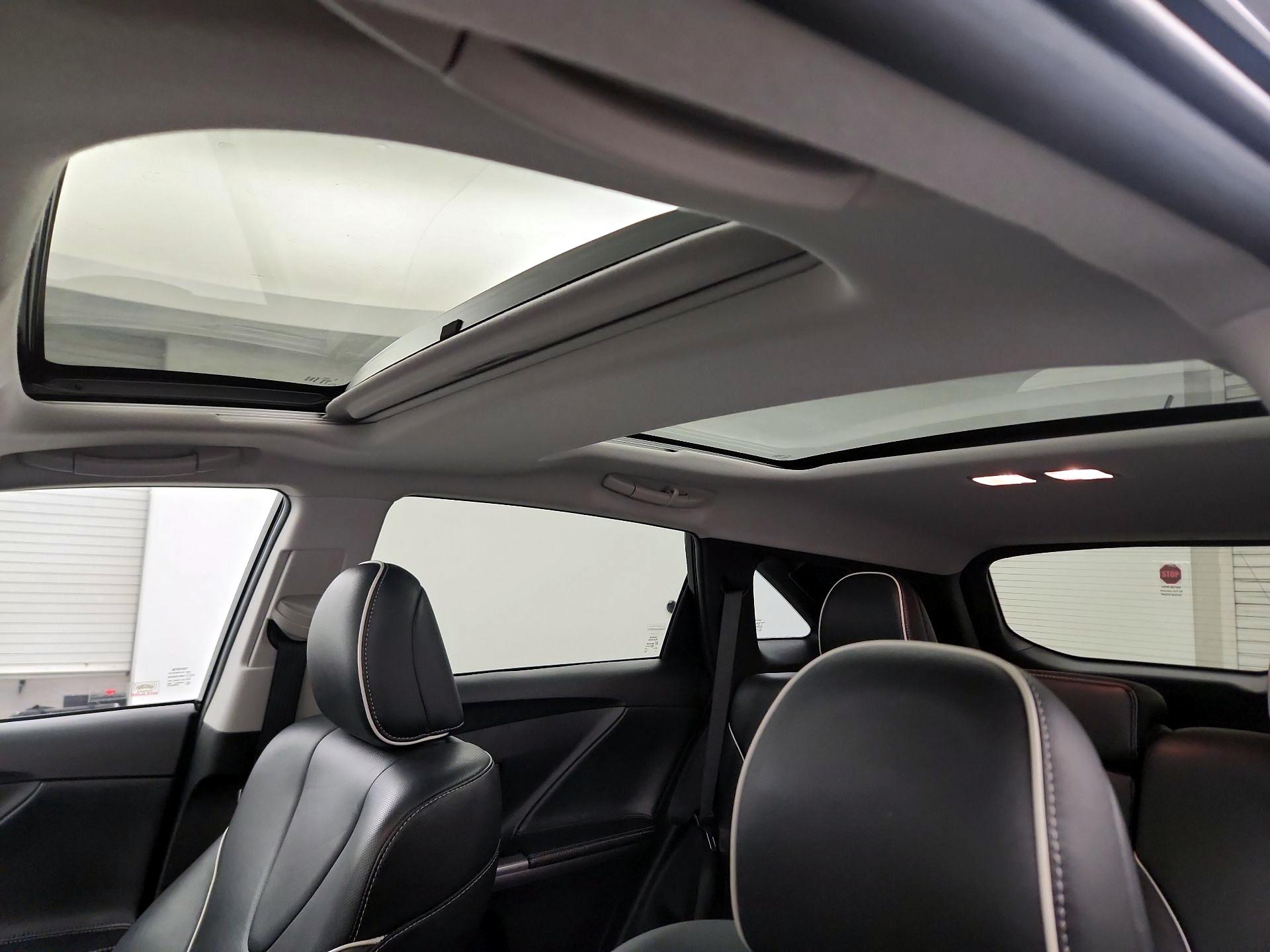 Thumbnail: 2015 Toyota Venza - 17