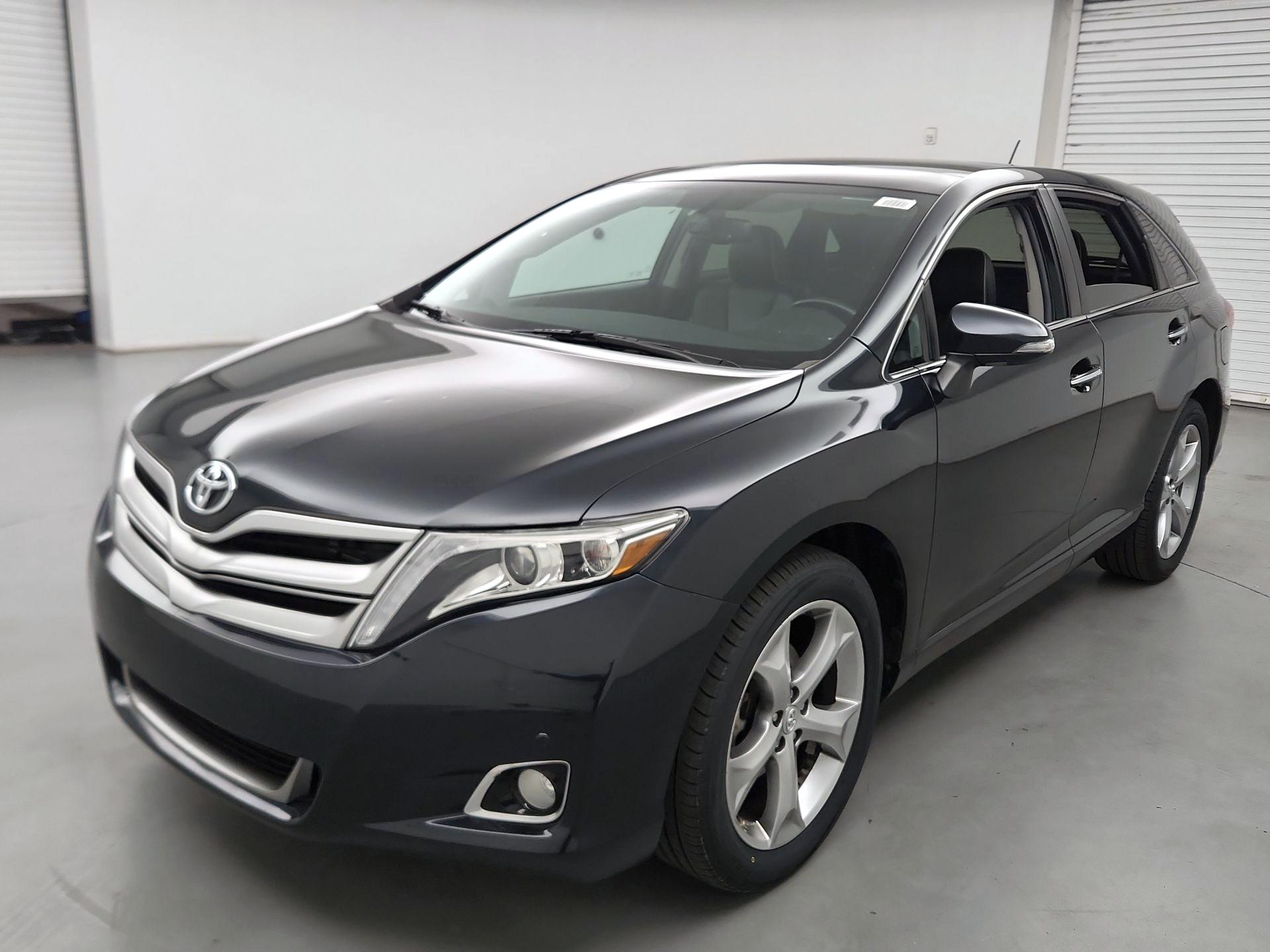 Thumbnail: 2015 Toyota Venza - 3