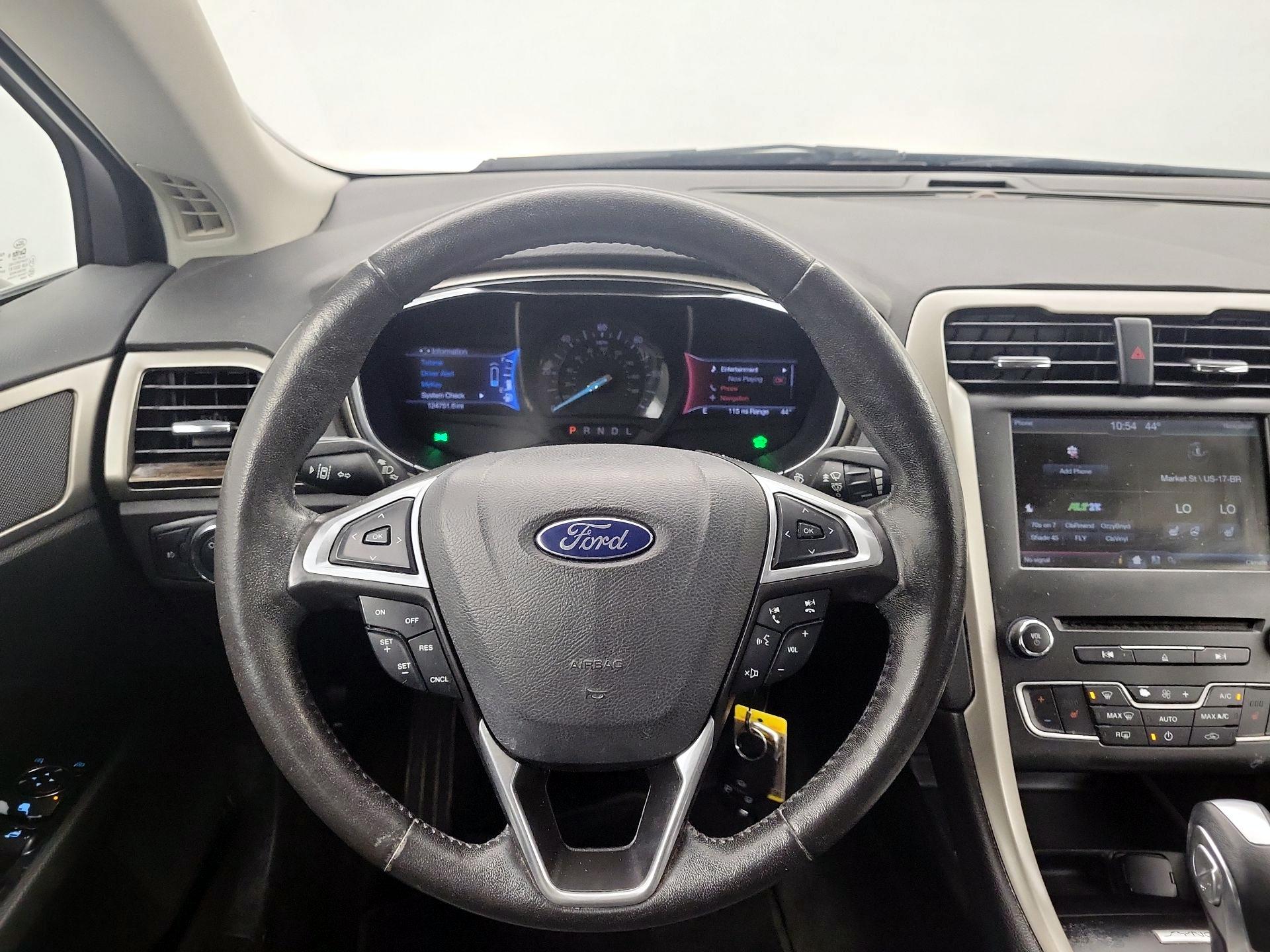 Thumbnail: 2016 Ford Fusion - 10